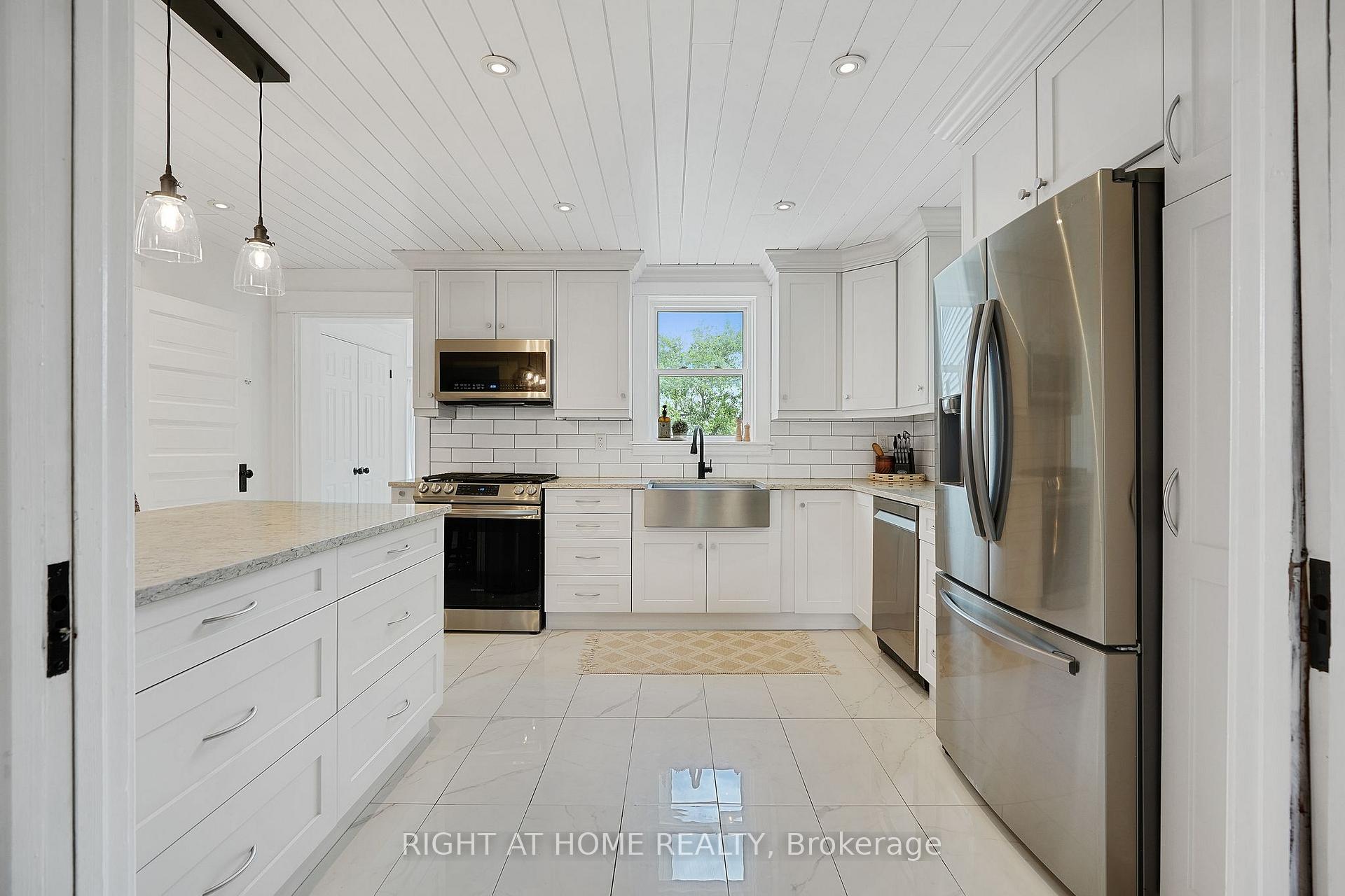 Photo 8 of 123 John Street, Kawartha Lakes, Woodville — HOMEH
