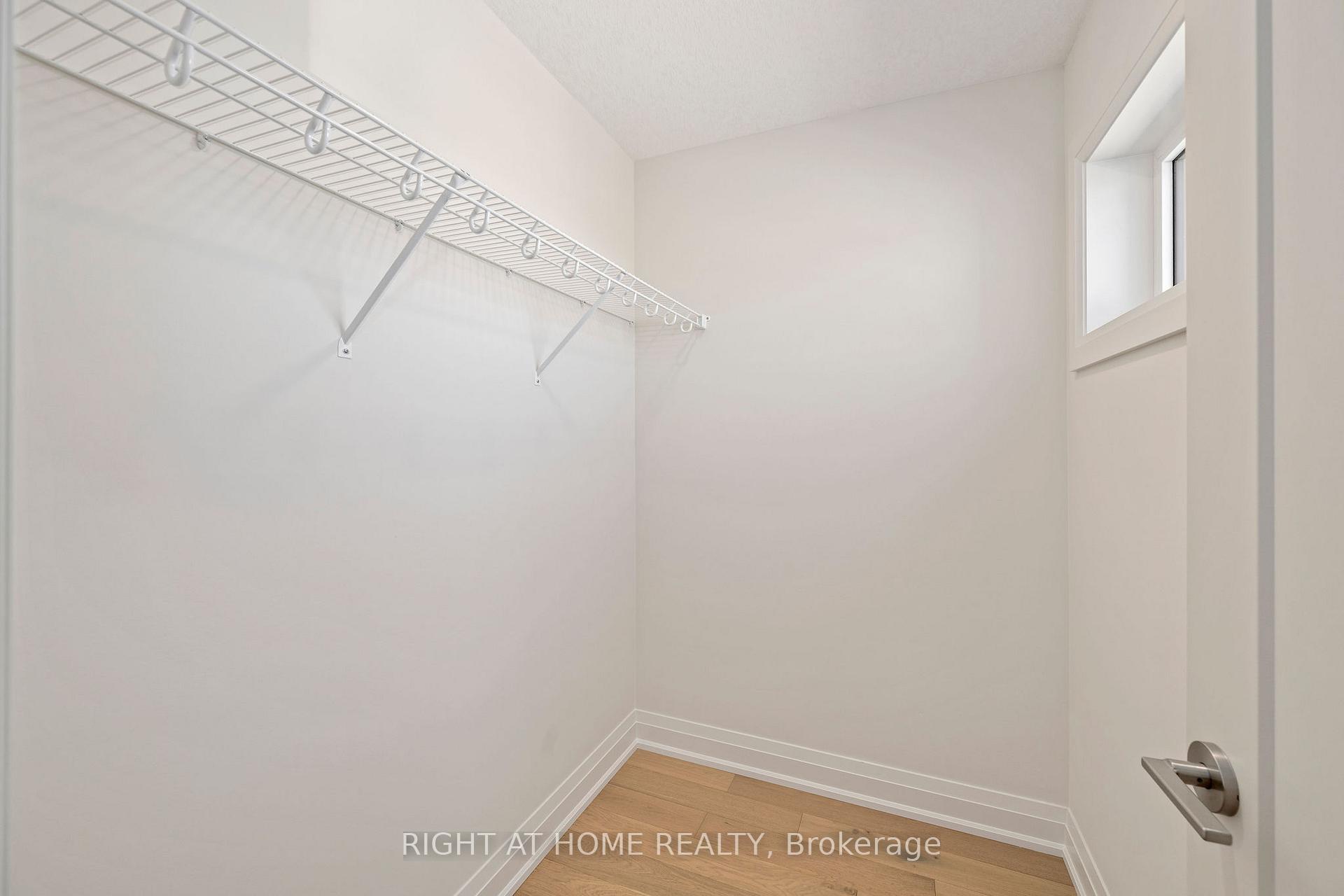 Photo 20 of 337 Manhattan Drive, London, South K — HOMEH