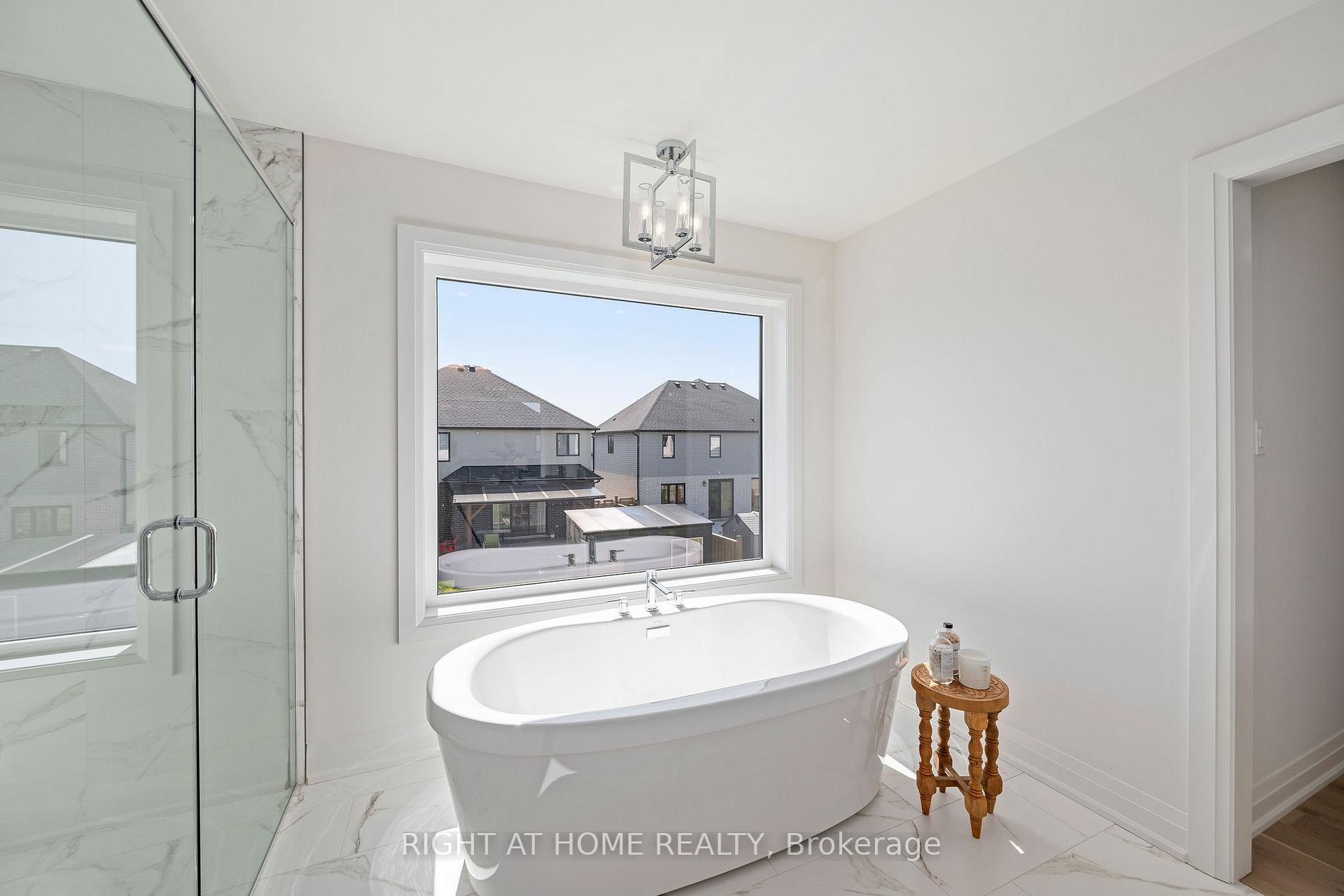 Photo 22 of 337 Manhattan Drive, London, South K — HOMEH
