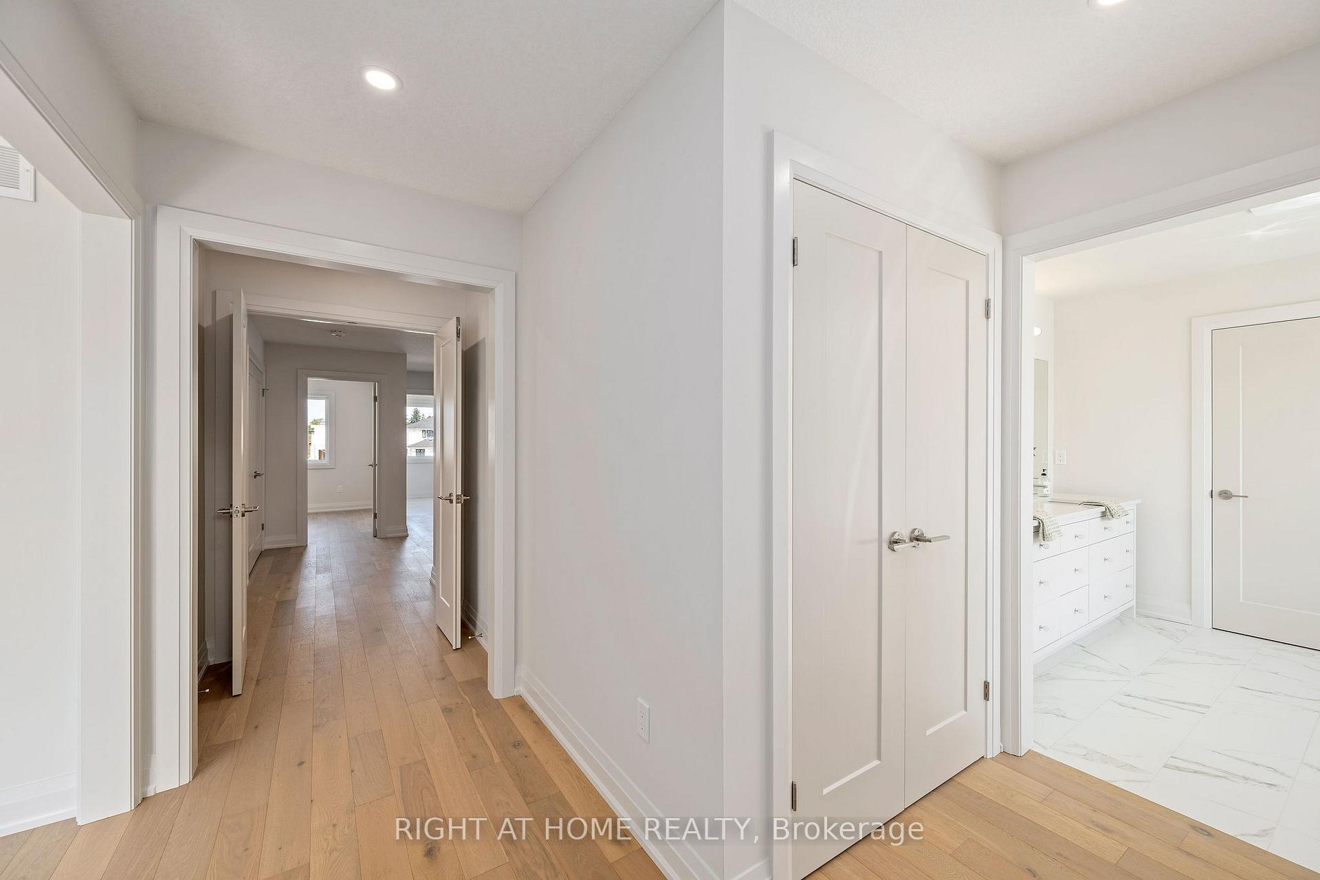 Photo 24 of 337 Manhattan Drive, London, South K — HOMEH