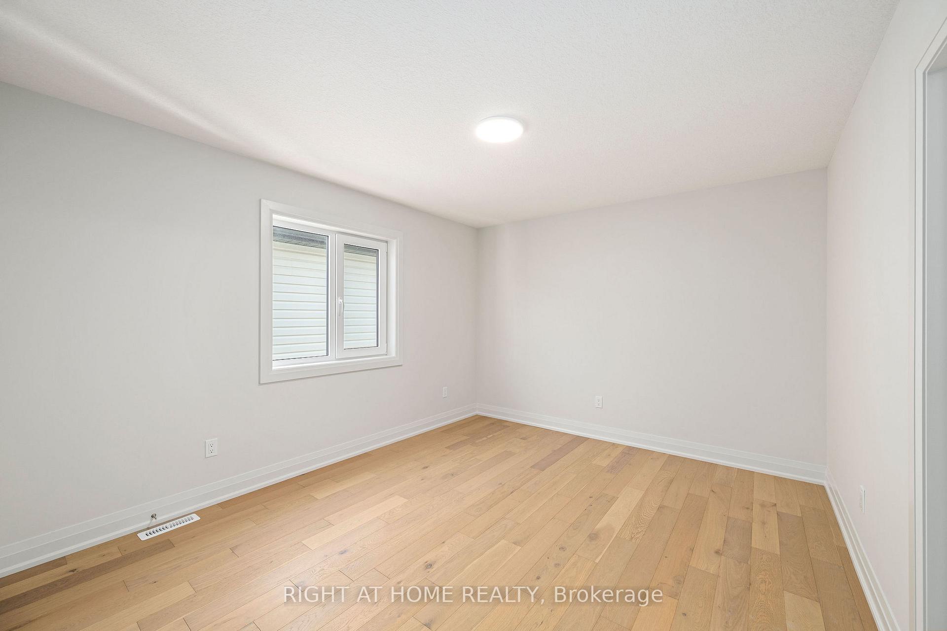 Photo 25 of 337 Manhattan Drive, London, South K — HOMEH