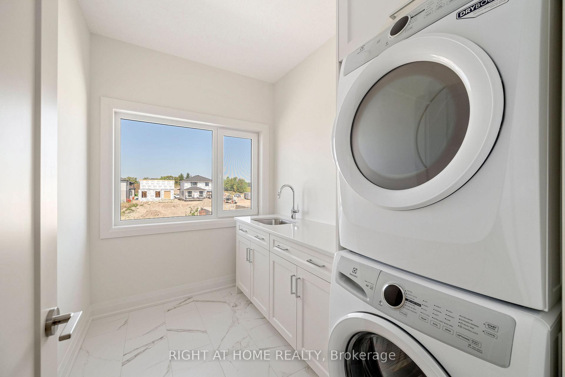 Photo 31 of 337 Manhattan Drive, London, South K — HOMEH