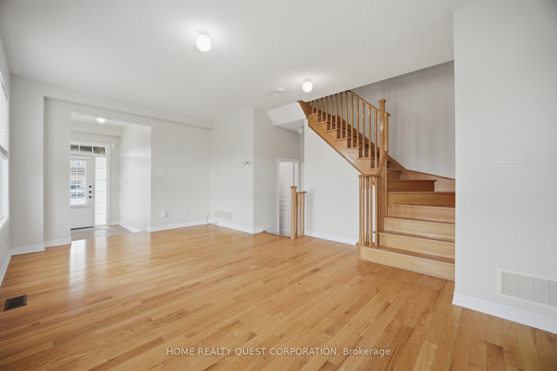 Photo 4 of 4301 Trail Blazer Way, Mississauga, Hurontario — HOMEH