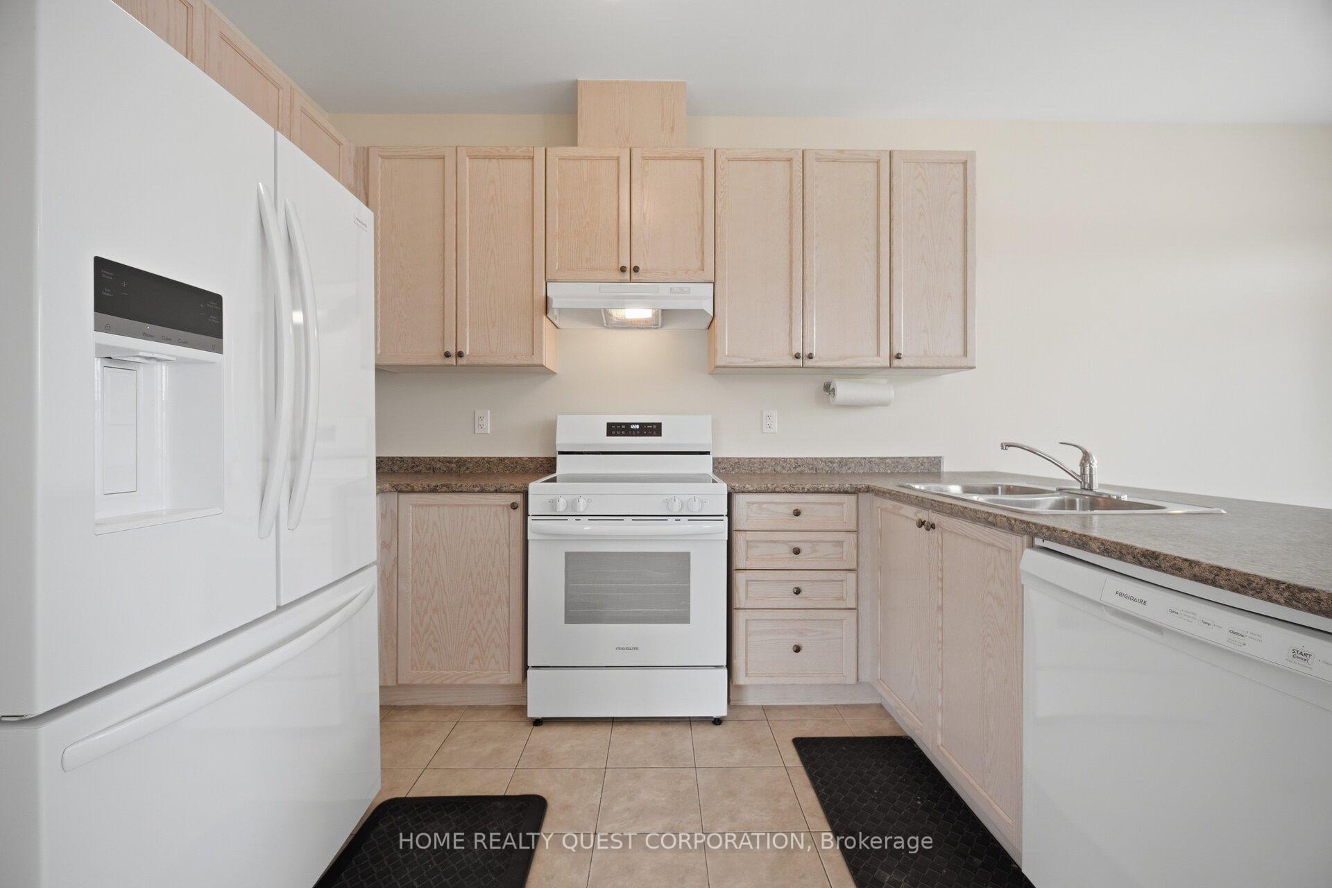Photo 7 of 4301 Trail Blazer Way, Mississauga, Hurontario — HOMEH
