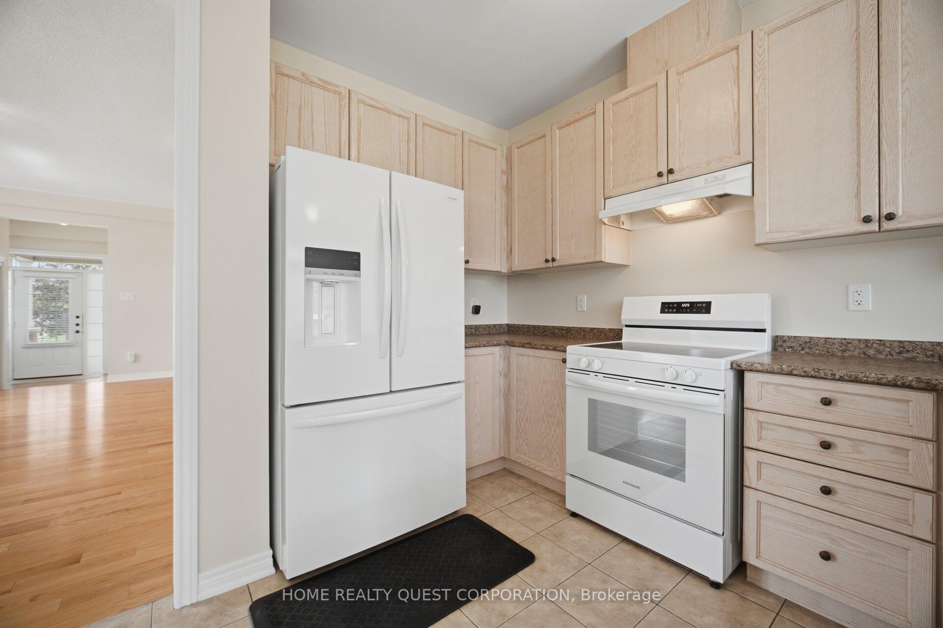 Photo 8 of 4301 Trail Blazer Way, Mississauga, Hurontario — HOMEH