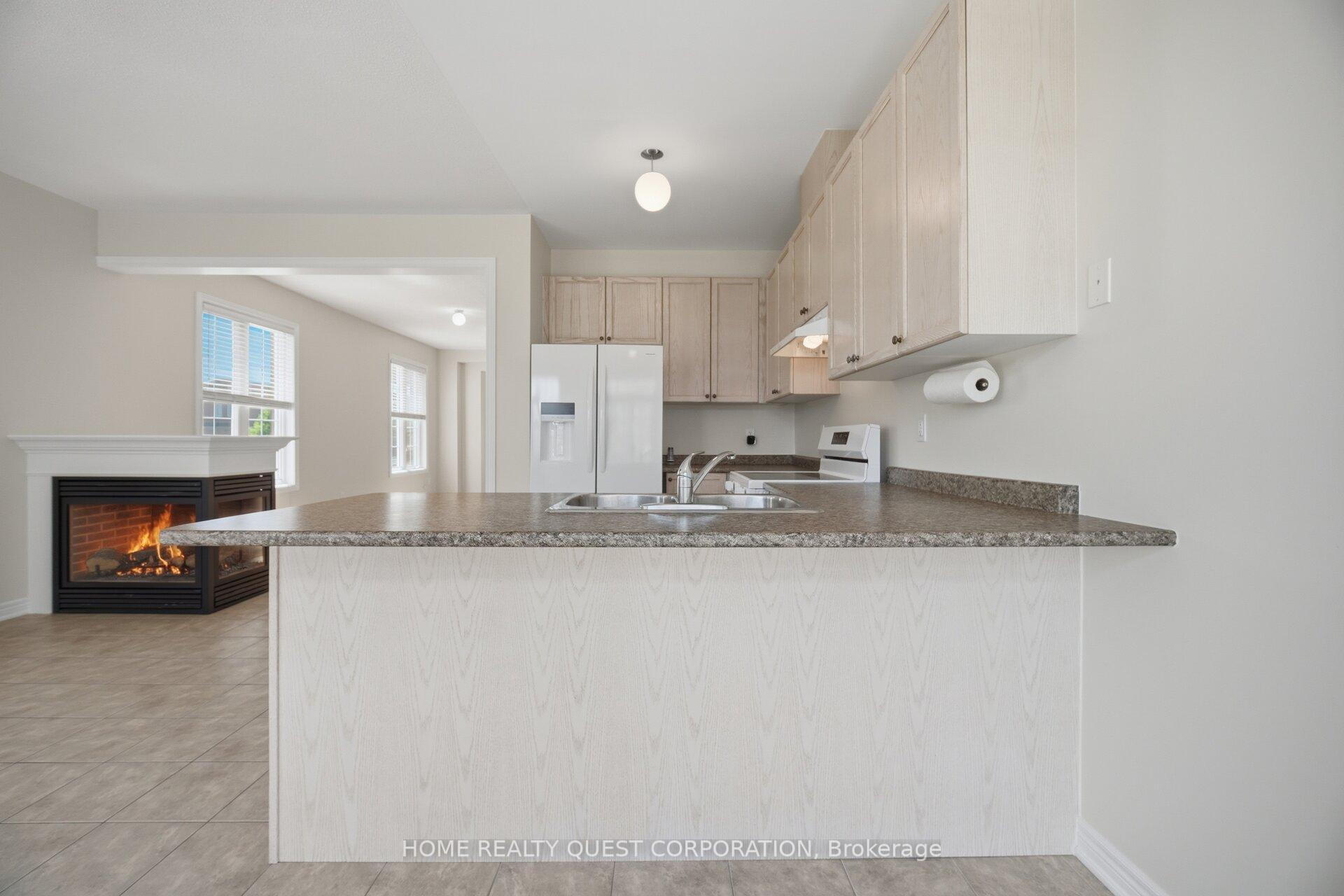 Photo 9 of 4301 Trail Blazer Way, Mississauga, Hurontario — HOMEH