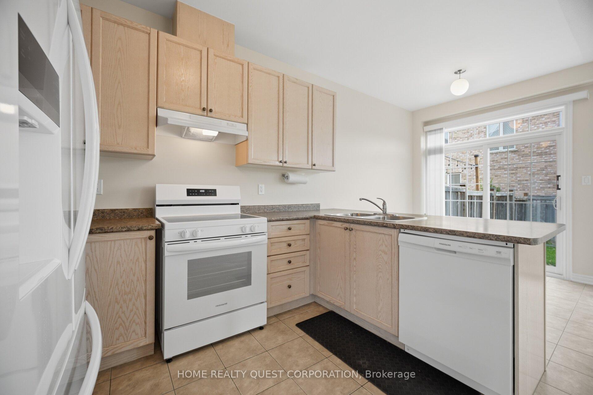 Photo 10 of 4301 Trail Blazer Way, Mississauga, Hurontario — HOMEH