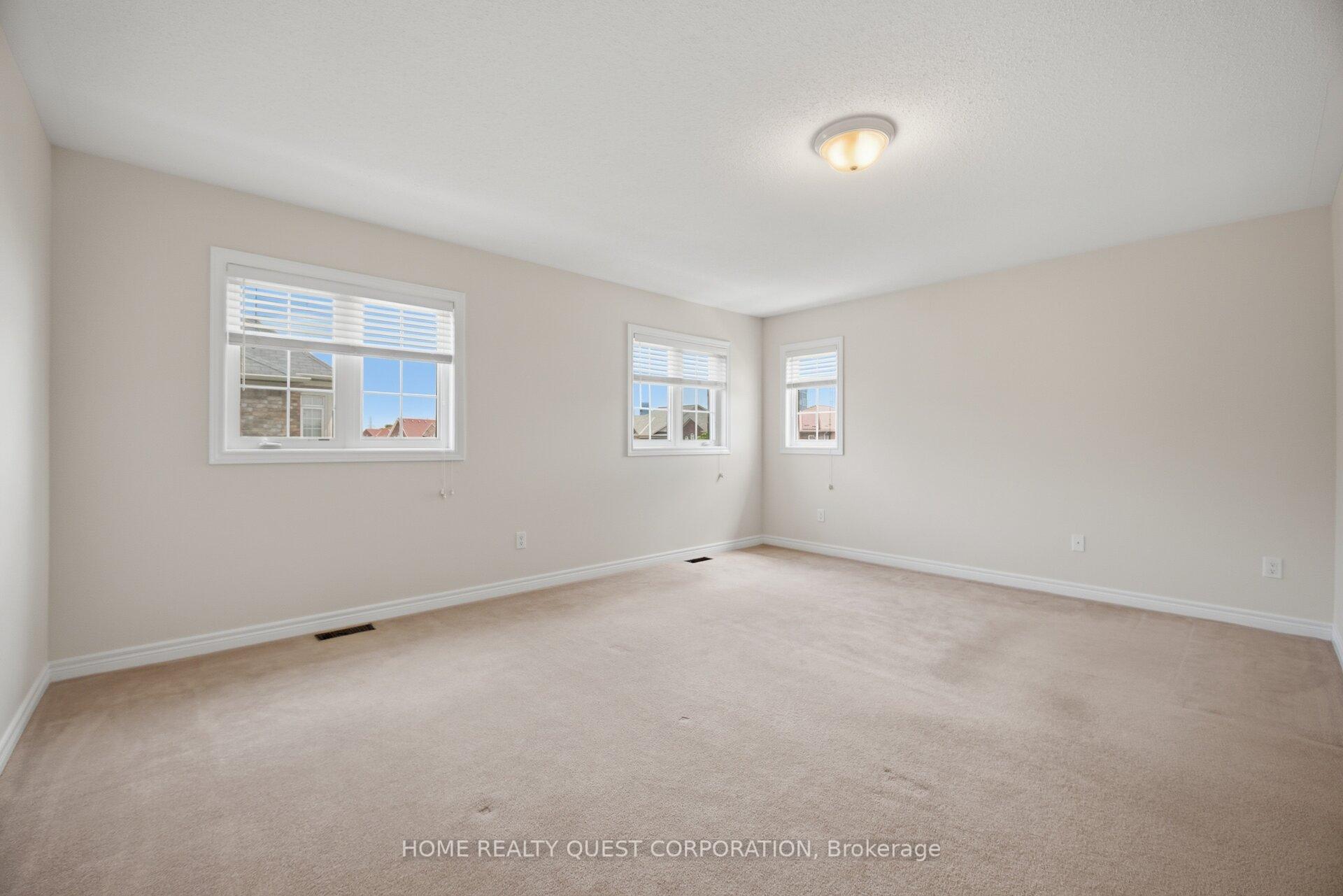 Photo 16 of 4301 Trail Blazer Way, Mississauga, Hurontario — HOMEH