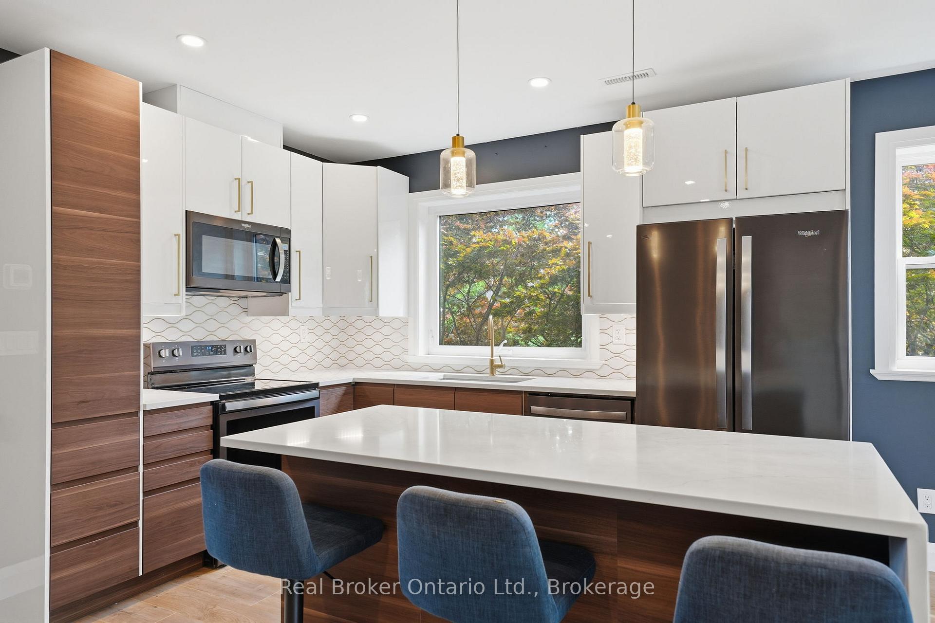 Photo 1 of Unit Unit 2, 58 Rosslyn Avenue N, Hamilton, Crown Point — HOMEH