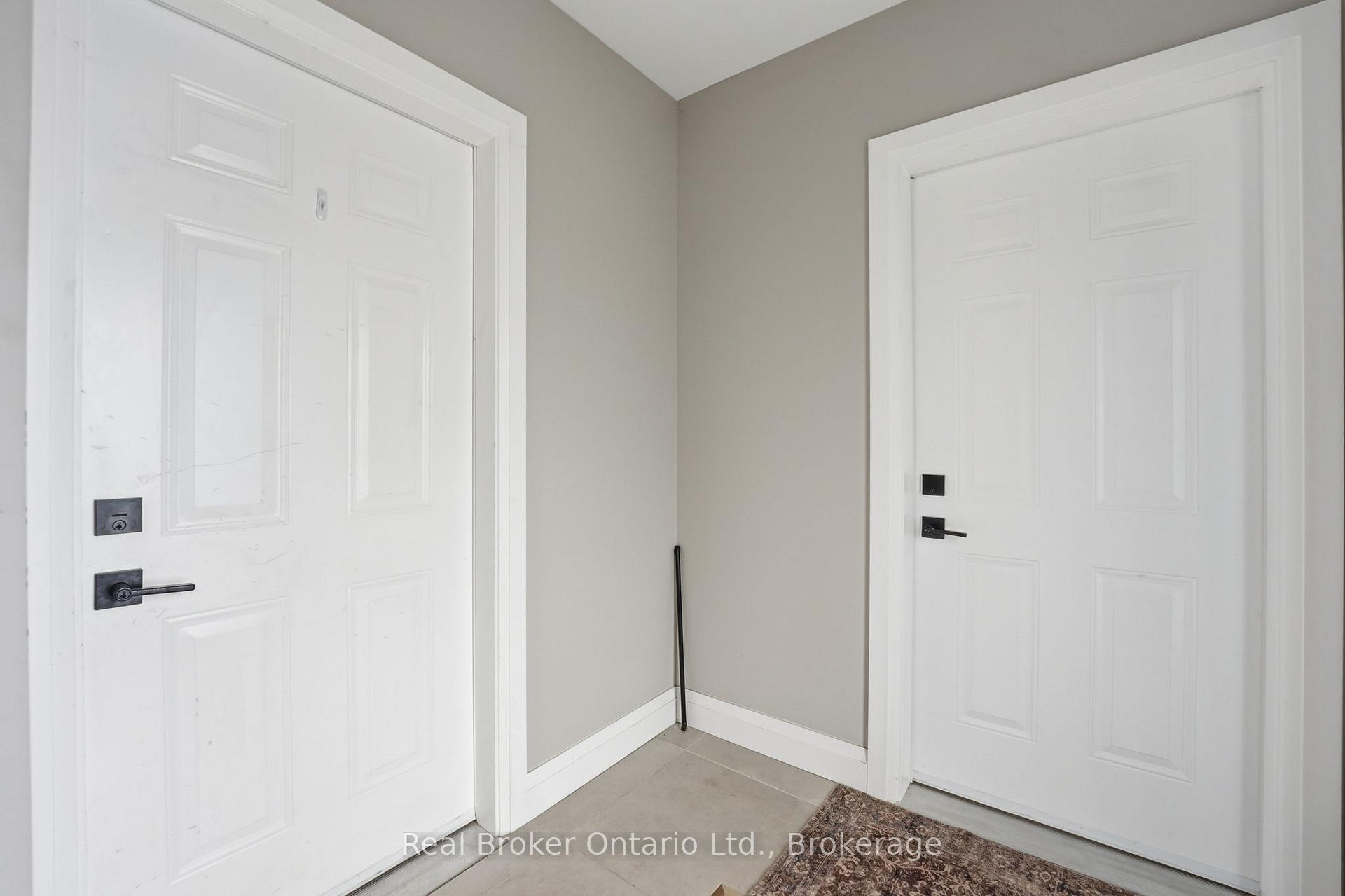 Photo 4 of Unit Unit 2, 58 Rosslyn Avenue N, Hamilton, Crown Point — HOMEH