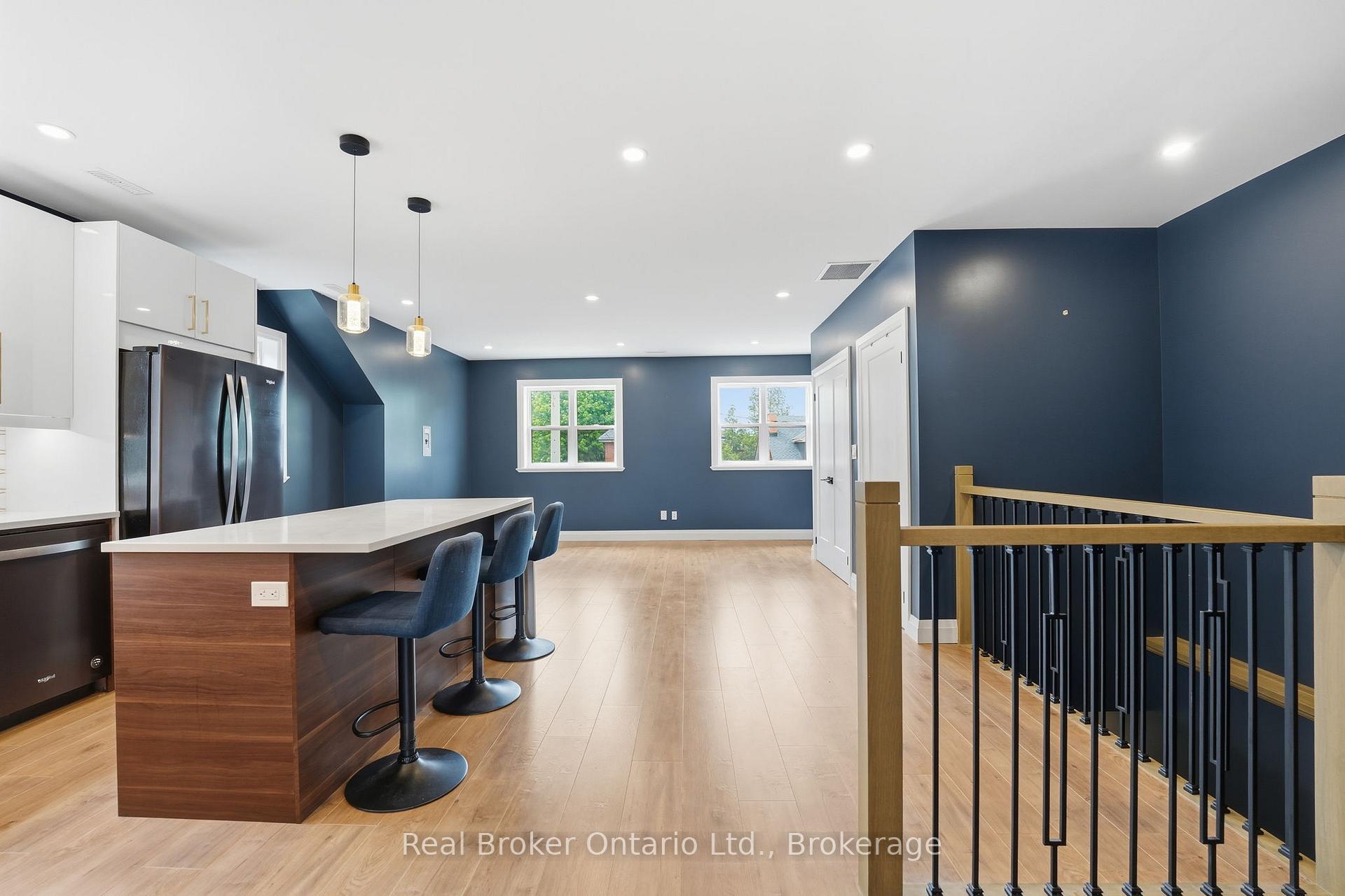 Photo 6 of Unit Unit 2, 58 Rosslyn Avenue N, Hamilton, Crown Point — HOMEH