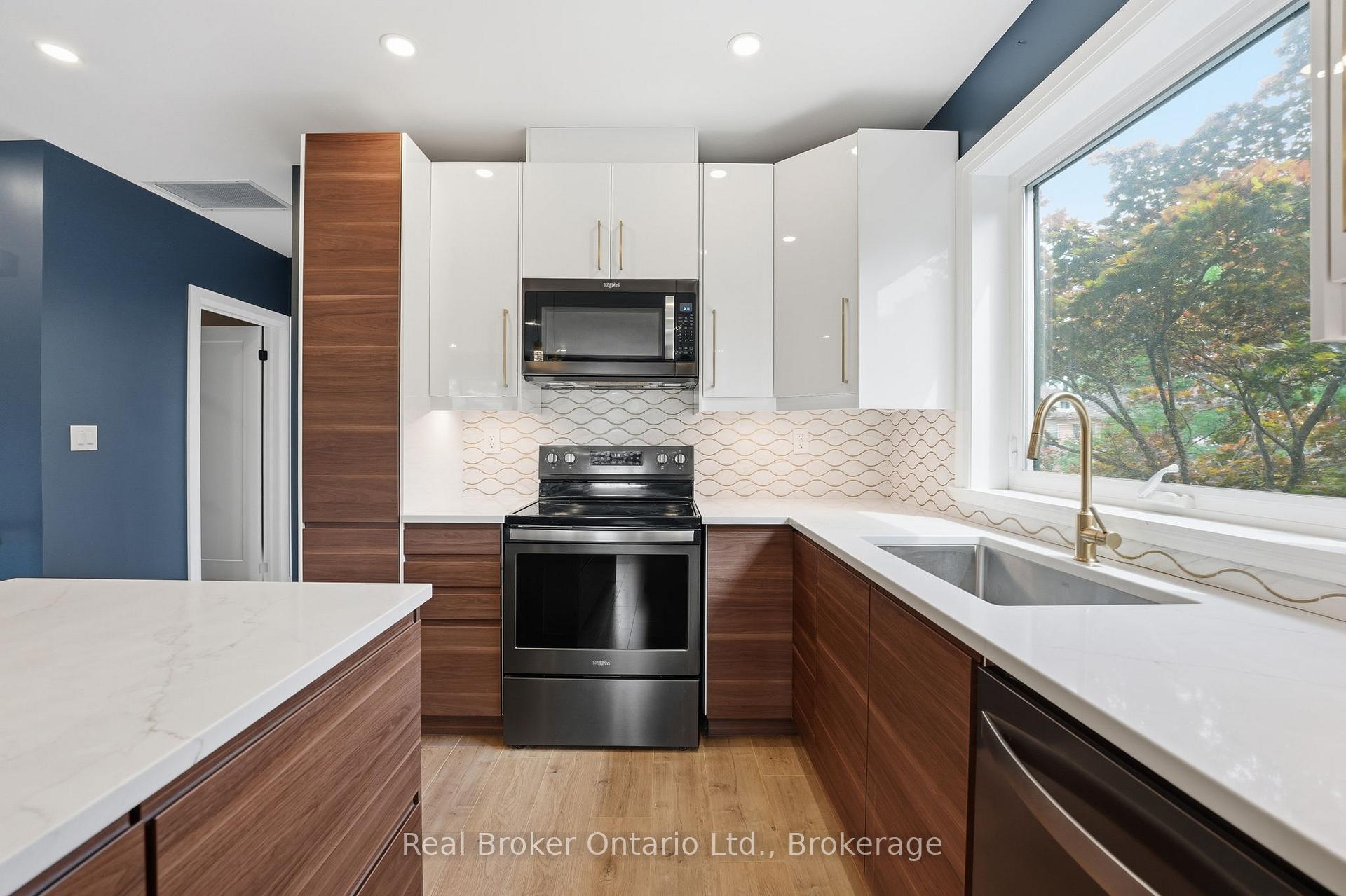 Photo 8 of Unit Unit 2, 58 Rosslyn Avenue N, Hamilton, Crown Point — HOMEH