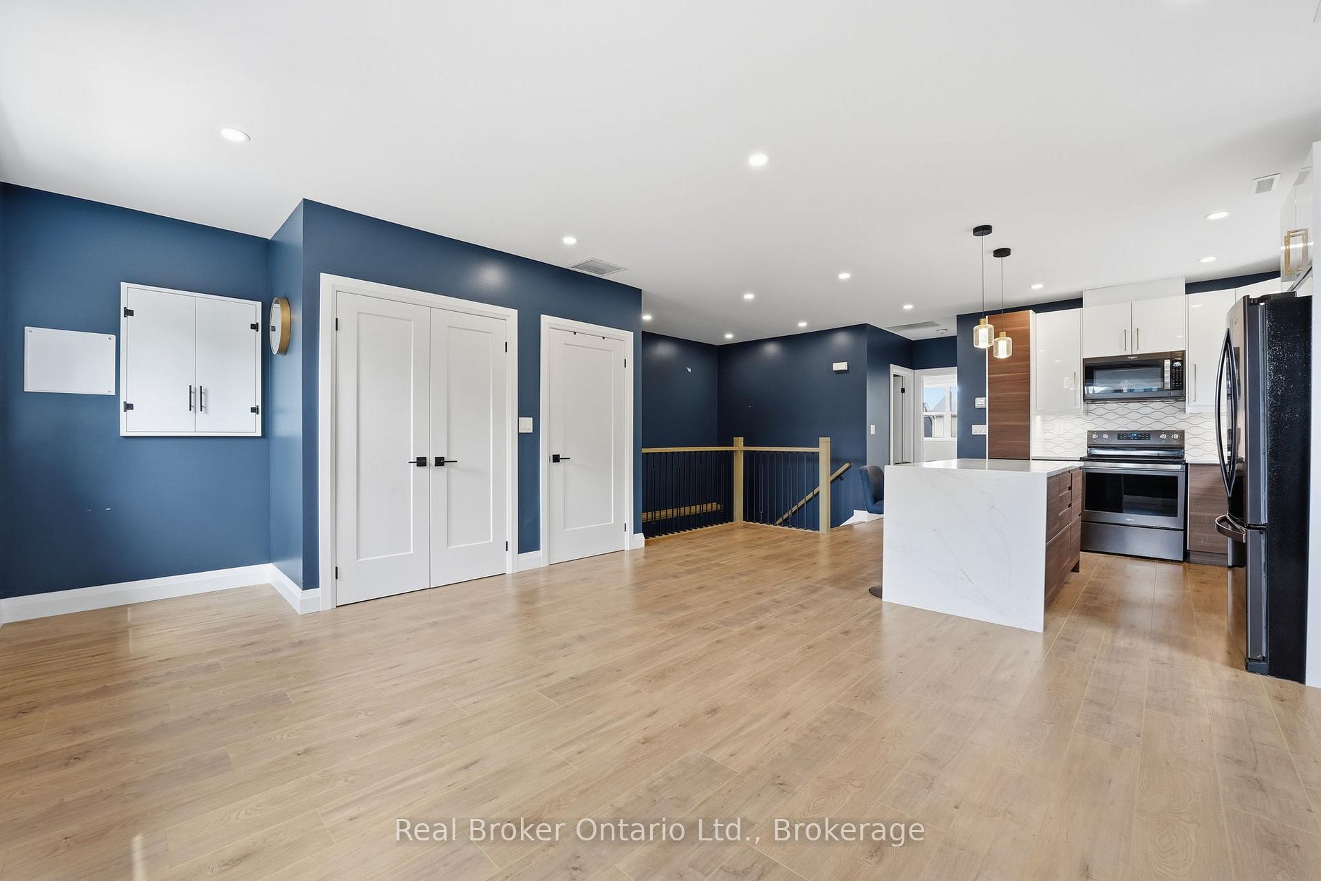 Photo 14 of Unit Unit 2, 58 Rosslyn Avenue N, Hamilton, Crown Point — HOMEH