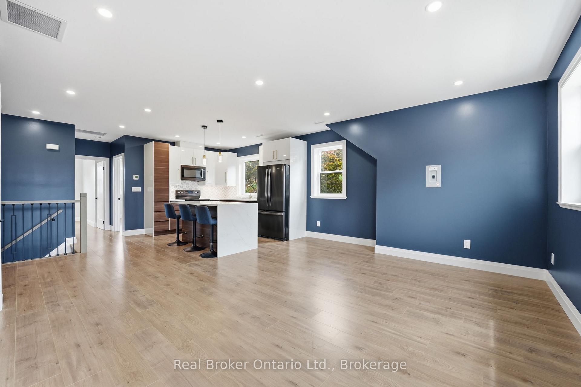 Photo 15 of Unit Unit 2, 58 Rosslyn Avenue N, Hamilton, Crown Point — HOMEH