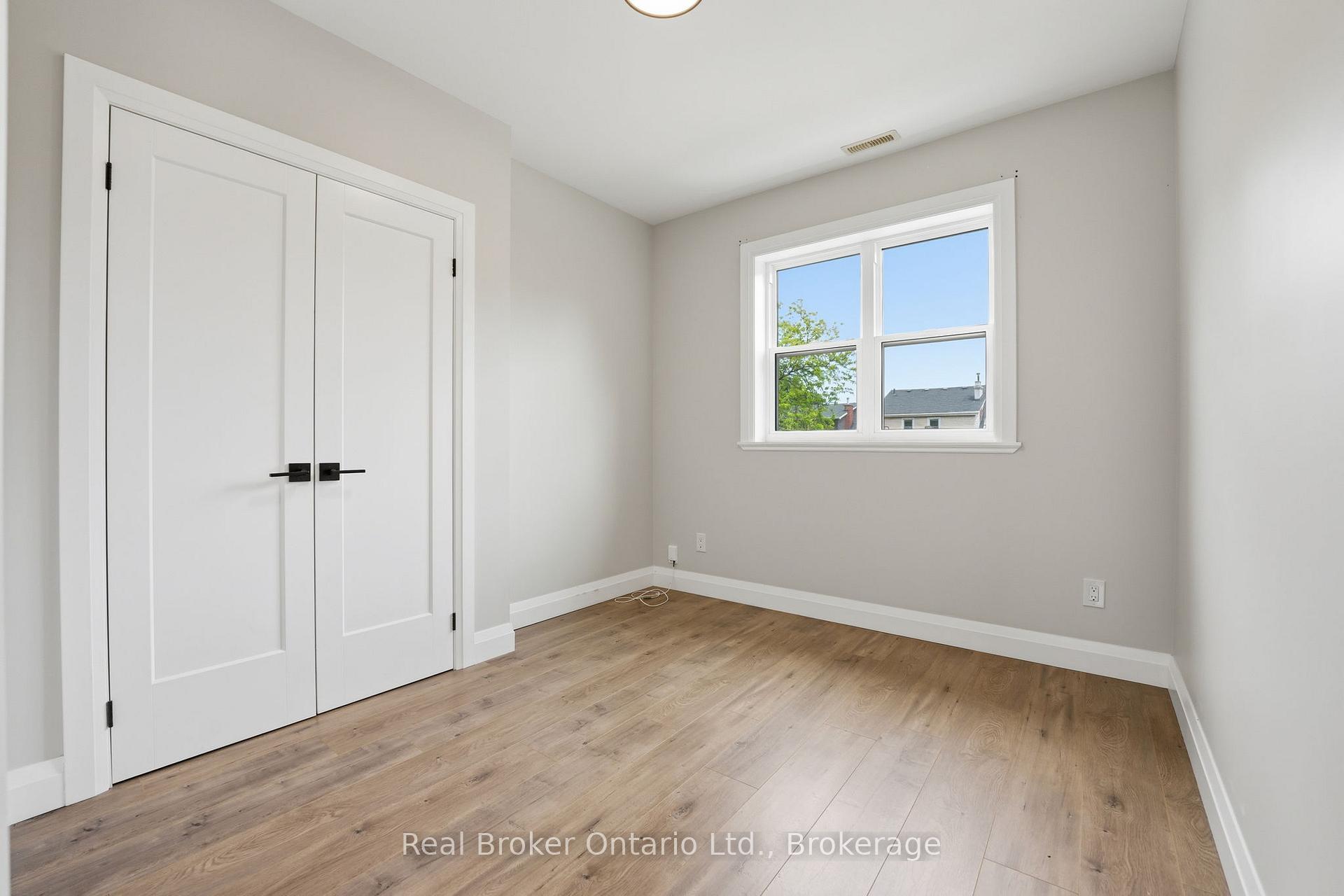 Photo 19 of Unit Unit 2, 58 Rosslyn Avenue N, Hamilton, Crown Point — HOMEH
