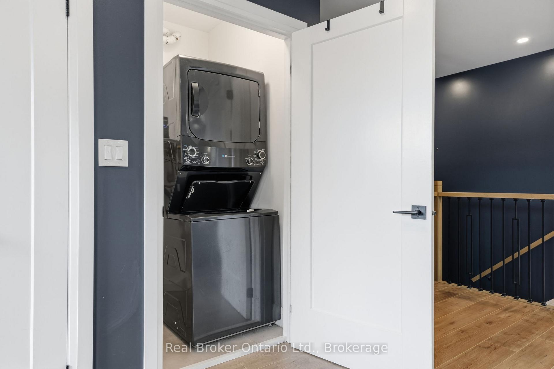 Photo 23 of Unit Unit 2, 58 Rosslyn Avenue N, Hamilton, Crown Point — HOMEH
