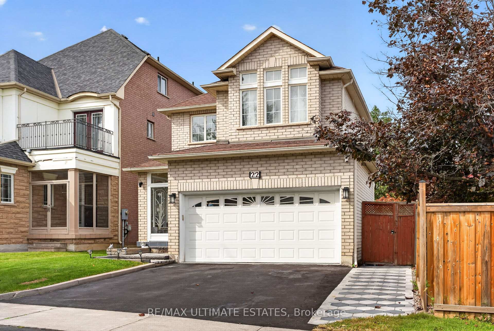 Photo 2 of 22 Copperstone Crescent, Richmond Hill, Rouge Woods — HOMEH