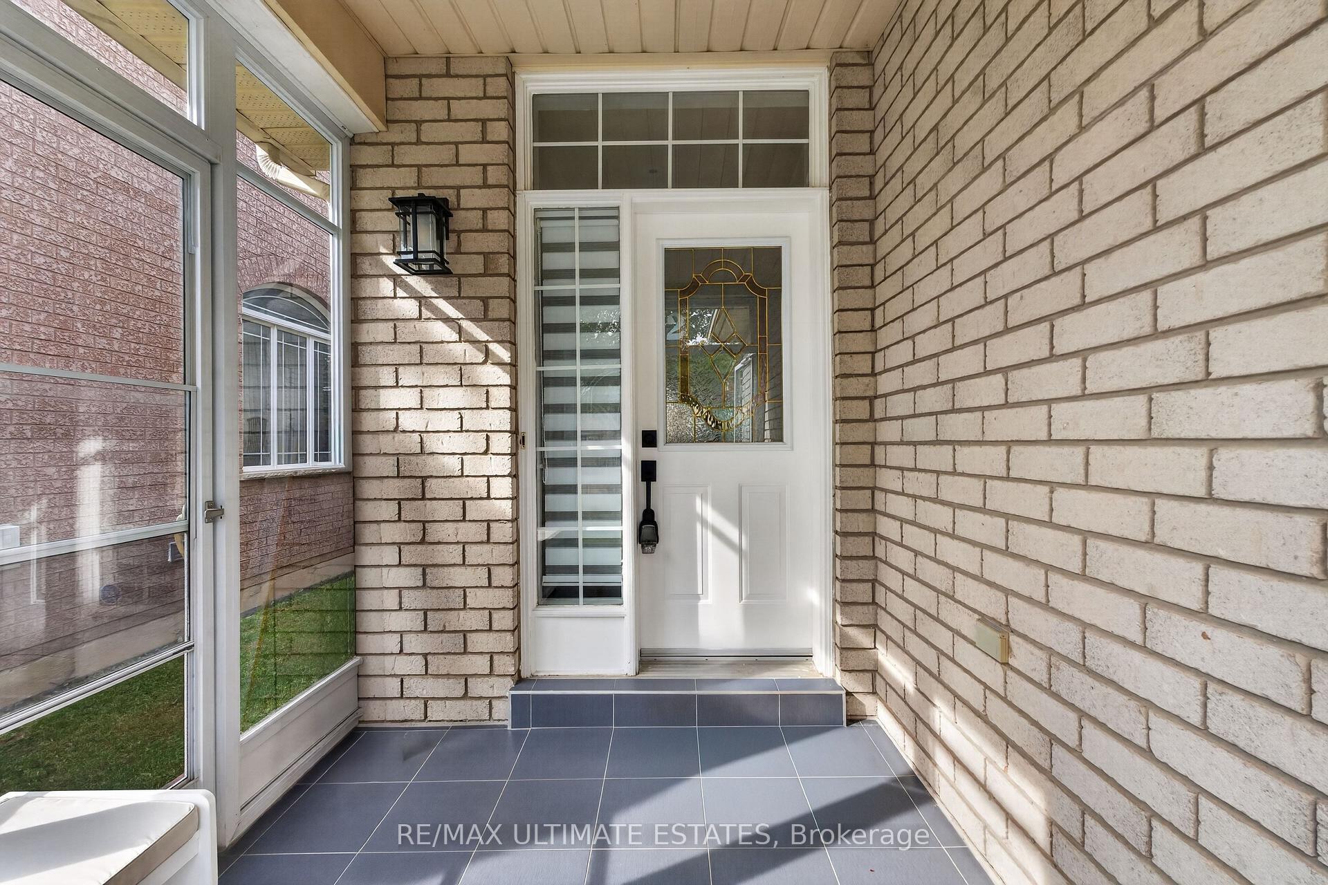 Photo 5 of 22 Copperstone Crescent, Richmond Hill, Rouge Woods — HOMEH