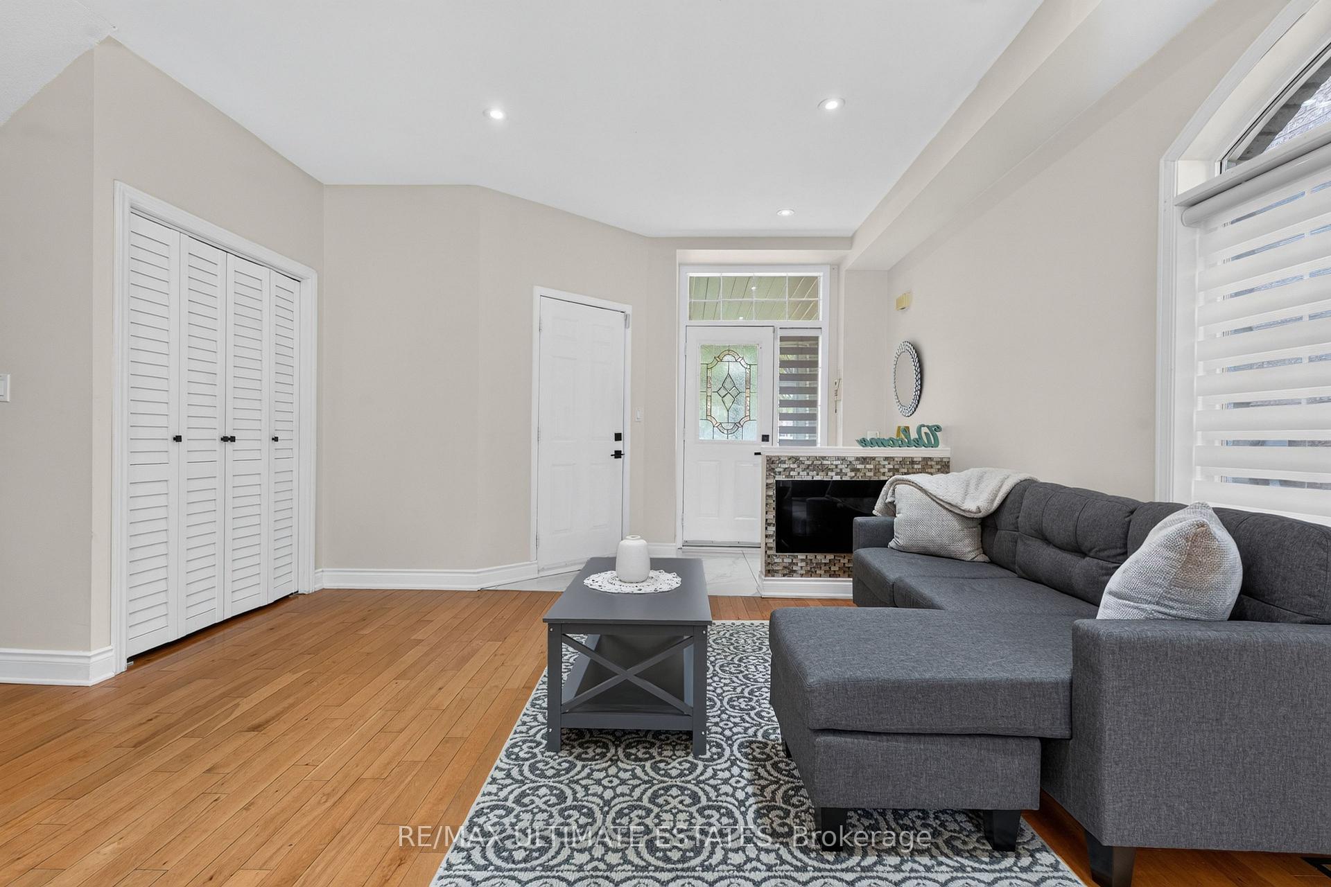 Photo 12 of 22 Copperstone Crescent, Richmond Hill, Rouge Woods — HOMEH