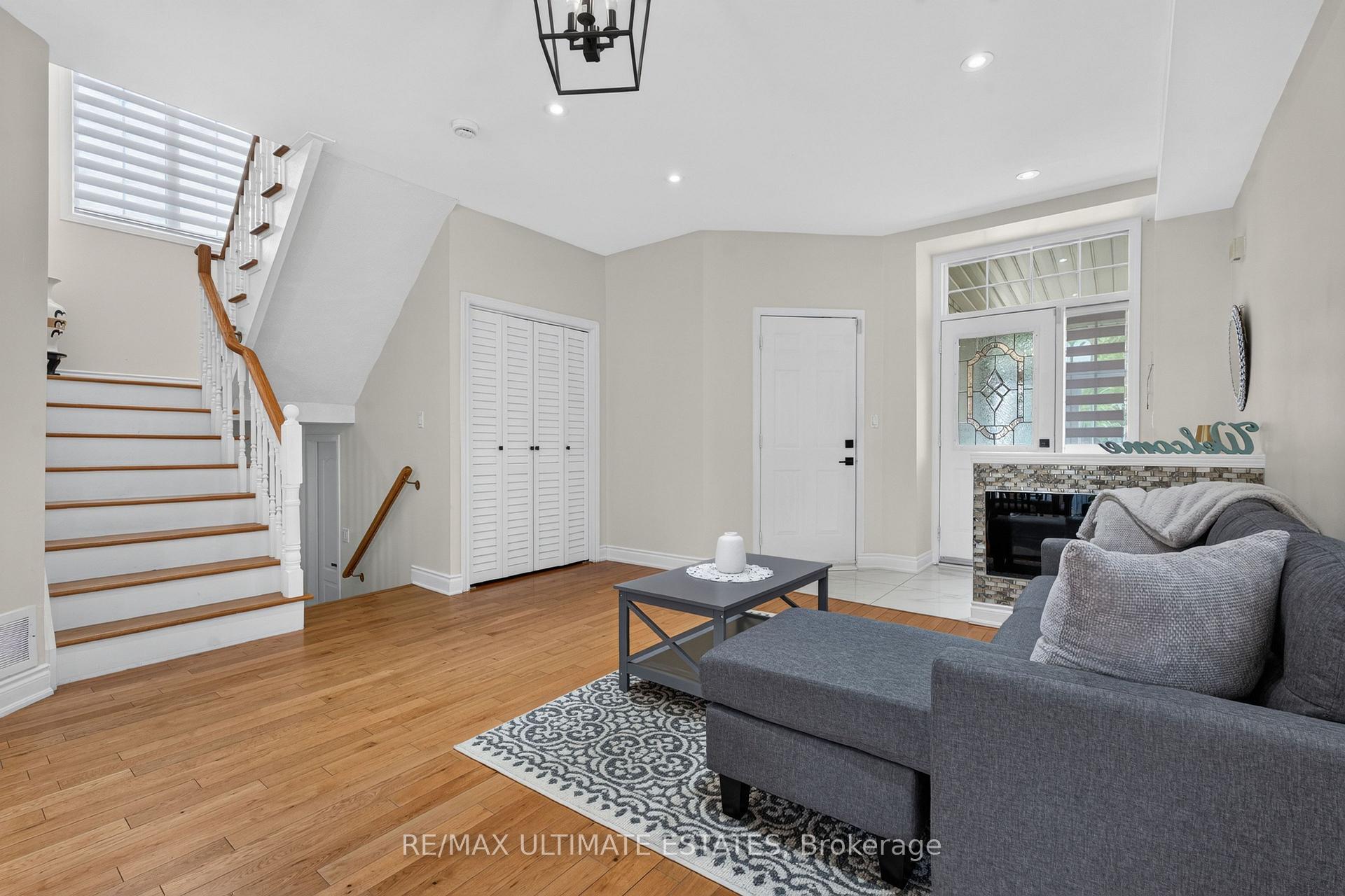 Photo 14 of 22 Copperstone Crescent, Richmond Hill, Rouge Woods — HOMEH