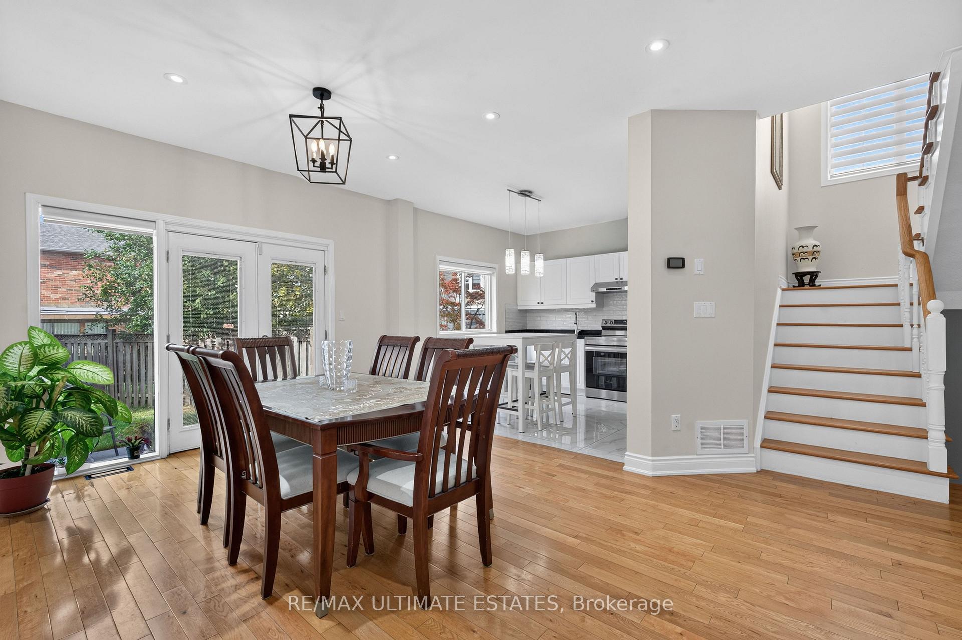 Photo 16 of 22 Copperstone Crescent, Richmond Hill, Rouge Woods — HOMEH