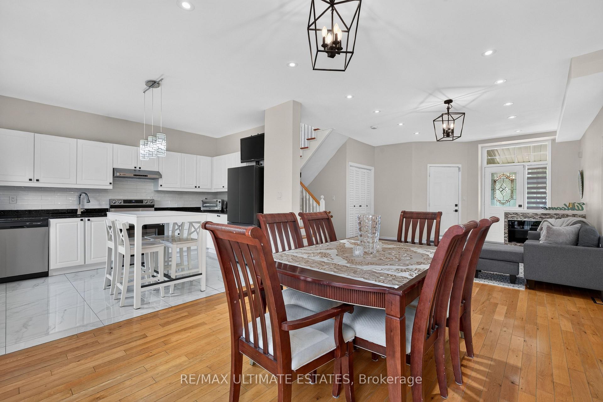 Photo 18 of 22 Copperstone Crescent, Richmond Hill, Rouge Woods — HOMEH