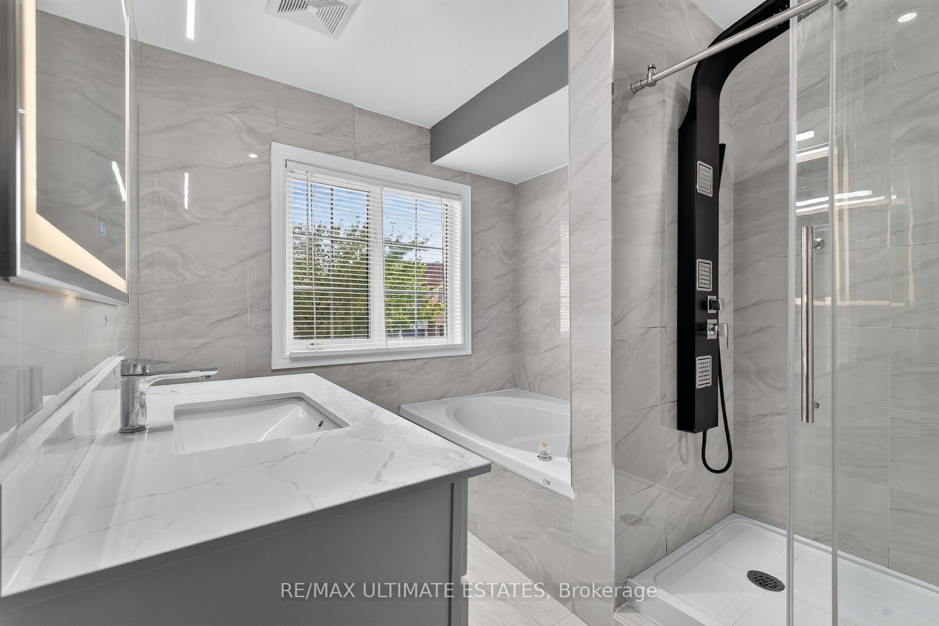 Photo 33 of 22 Copperstone Crescent, Richmond Hill, Rouge Woods — HOMEH