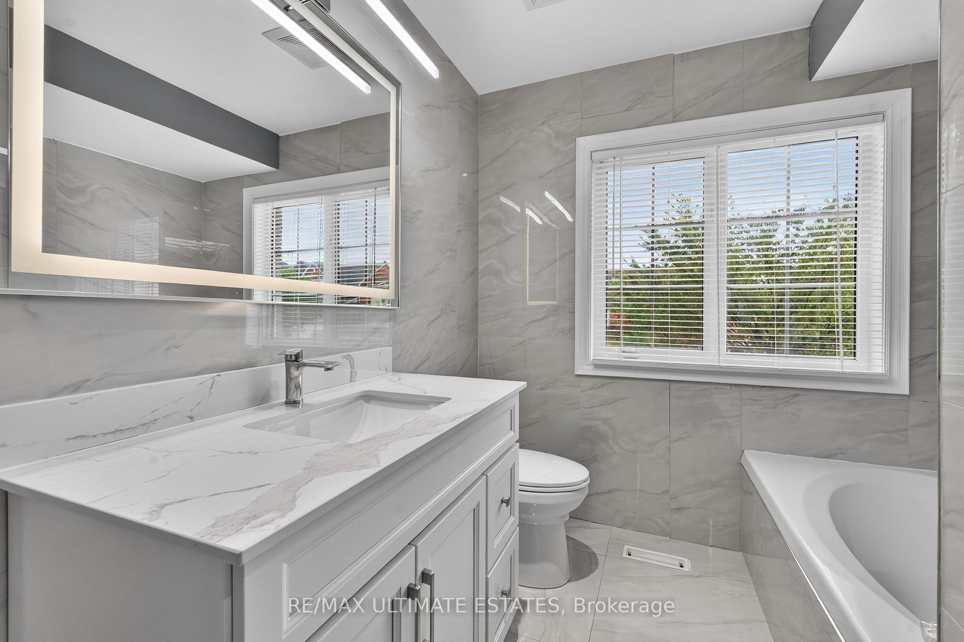 Photo 34 of 22 Copperstone Crescent, Richmond Hill, Rouge Woods — HOMEH