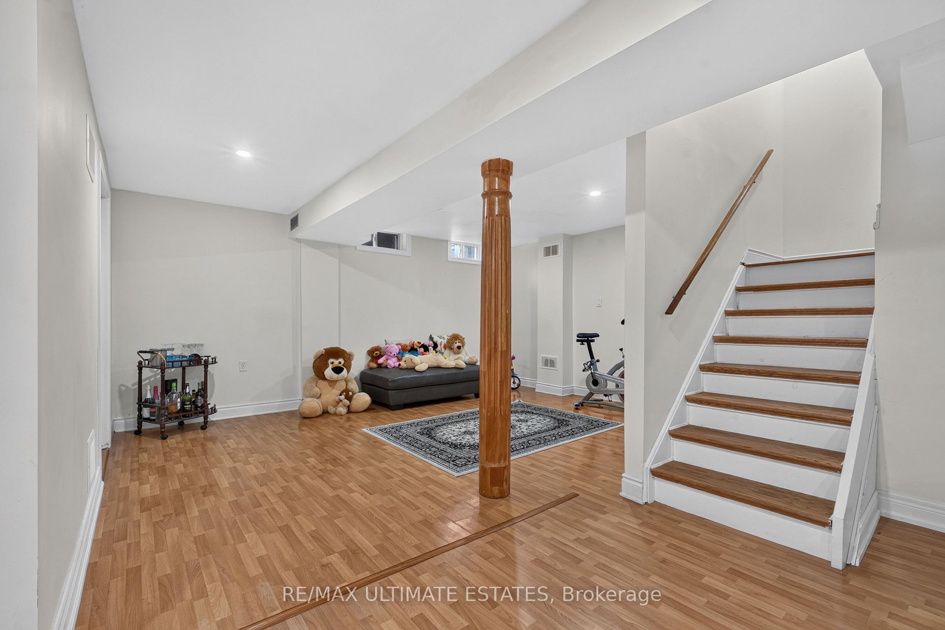 Photo 36 of 22 Copperstone Crescent, Richmond Hill, Rouge Woods — HOMEH