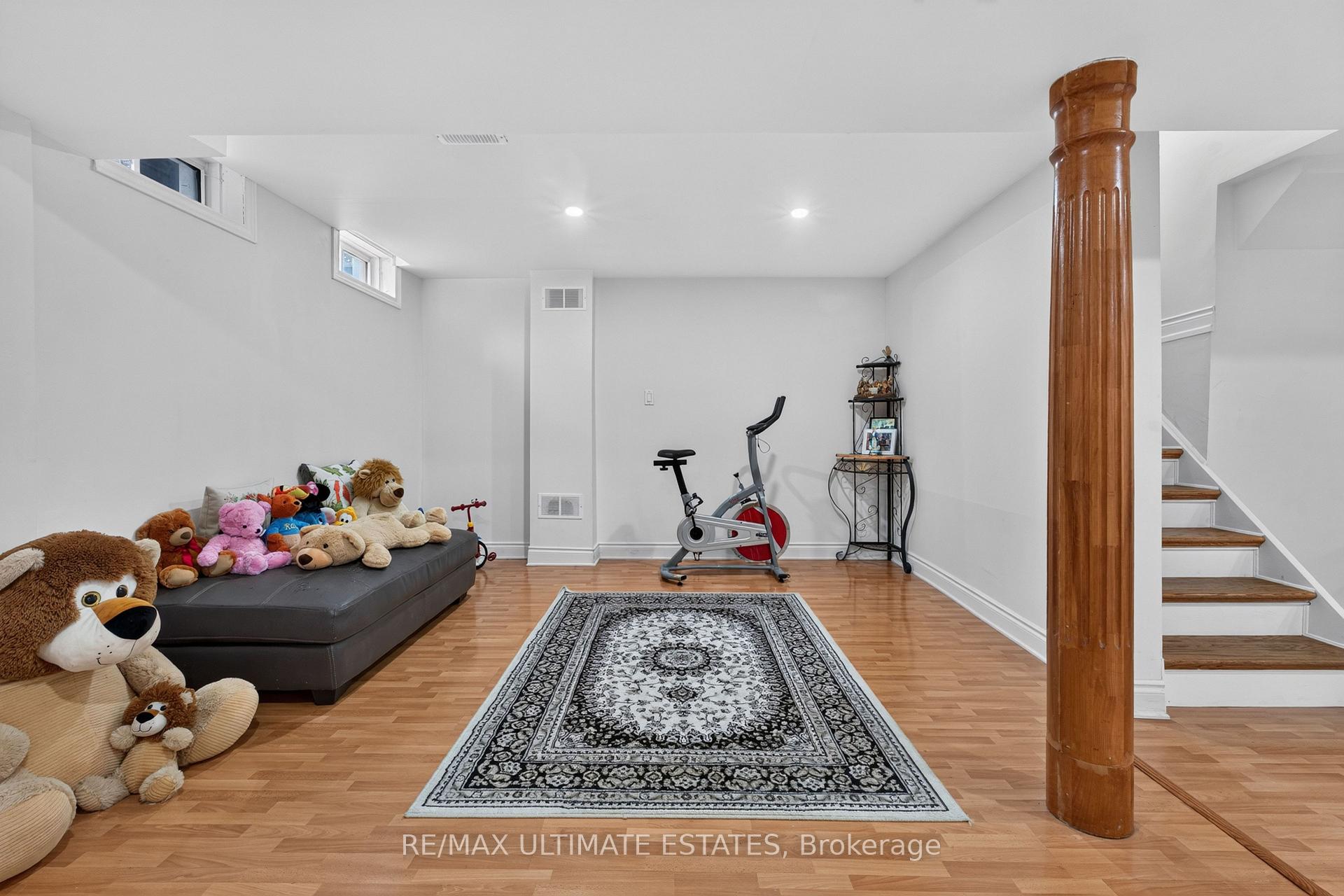 Photo 37 of 22 Copperstone Crescent, Richmond Hill, Rouge Woods — HOMEH