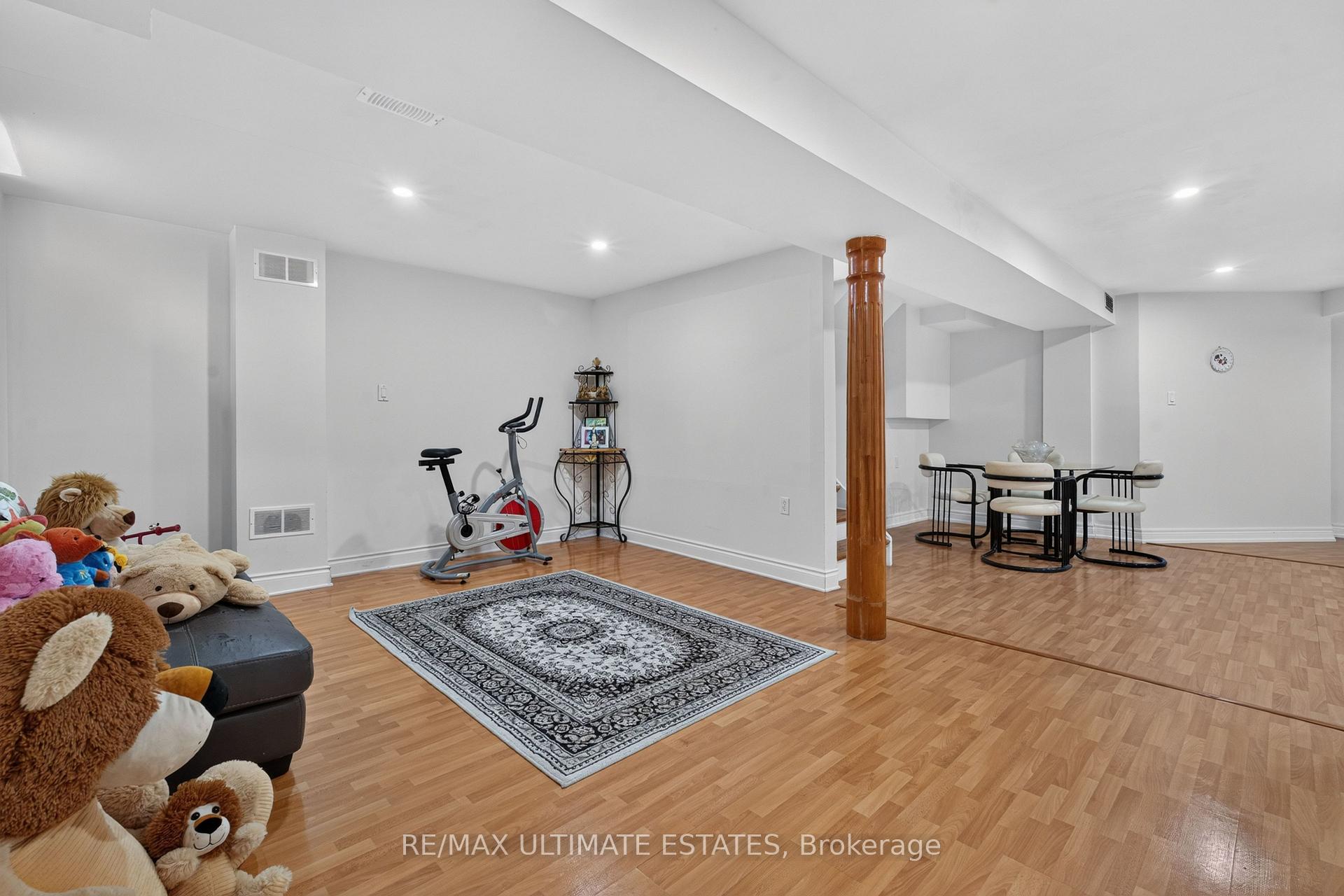 Photo 38 of 22 Copperstone Crescent, Richmond Hill, Rouge Woods — HOMEH