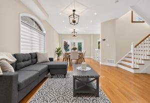 Photo 11 of 22 Copperstone Crescent, Richmond Hill, Rouge Woods — HOMEH