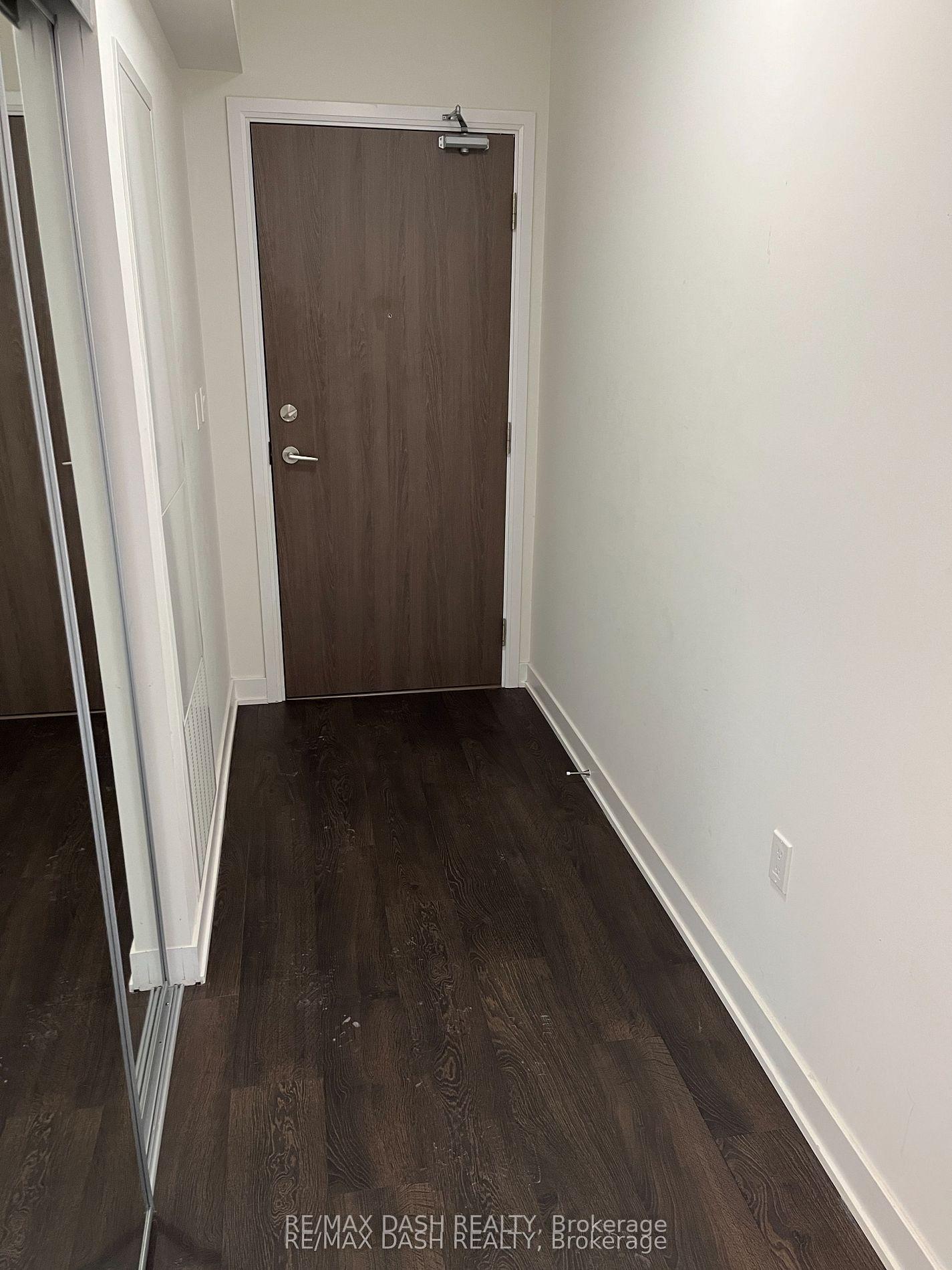 Photo 3 of Unit 806W, 27 Bathurst Street, Toronto, Waterfront Communities — HOMEH