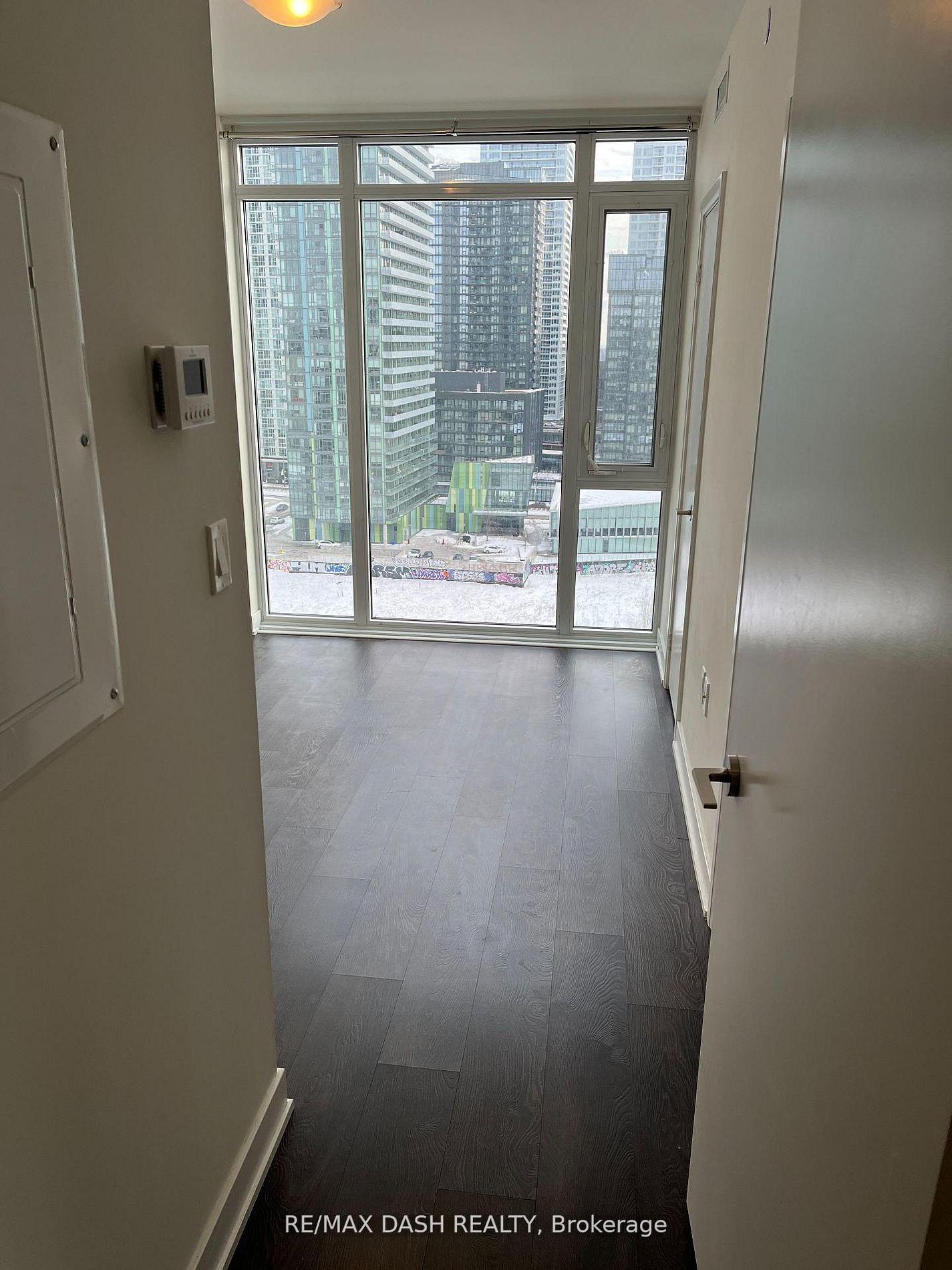 Photo 7 of Unit 806W, 27 Bathurst Street, Toronto, Waterfront Communities — HOMEH