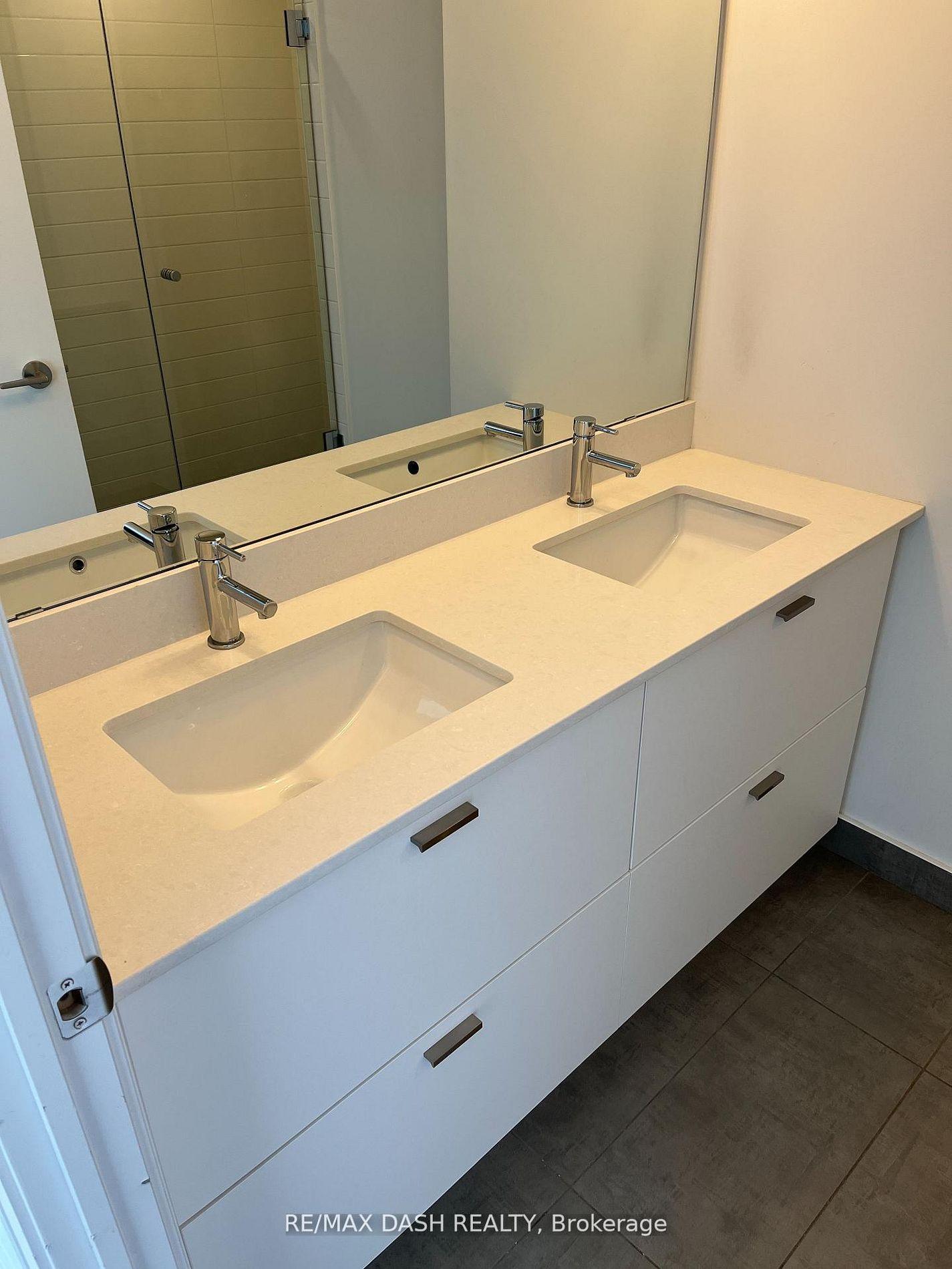 Photo 11 of Unit 806W, 27 Bathurst Street, Toronto, Waterfront Communities — HOMEH