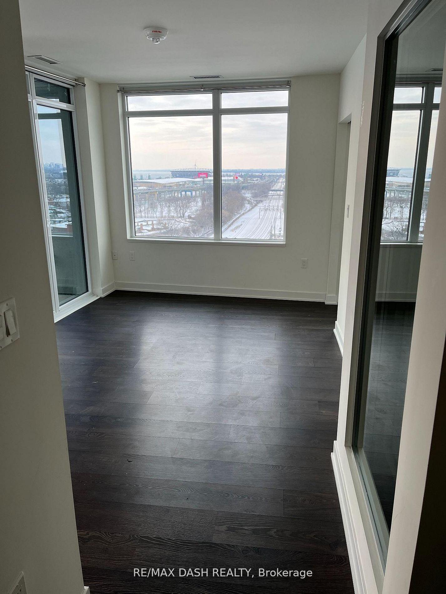 Photo 13 of Unit 806W, 27 Bathurst Street, Toronto, Waterfront Communities — HOMEH