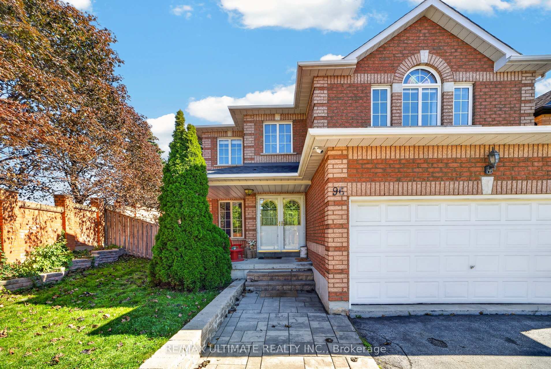 Photo 3 of 96 Cresthaven Road, Brampton, Snelgrove — HOMEH
