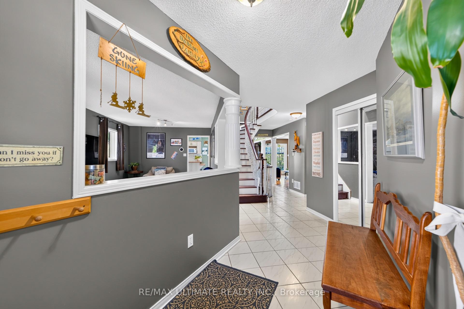 Photo 5 of 96 Cresthaven Road, Brampton, Snelgrove — HOMEH