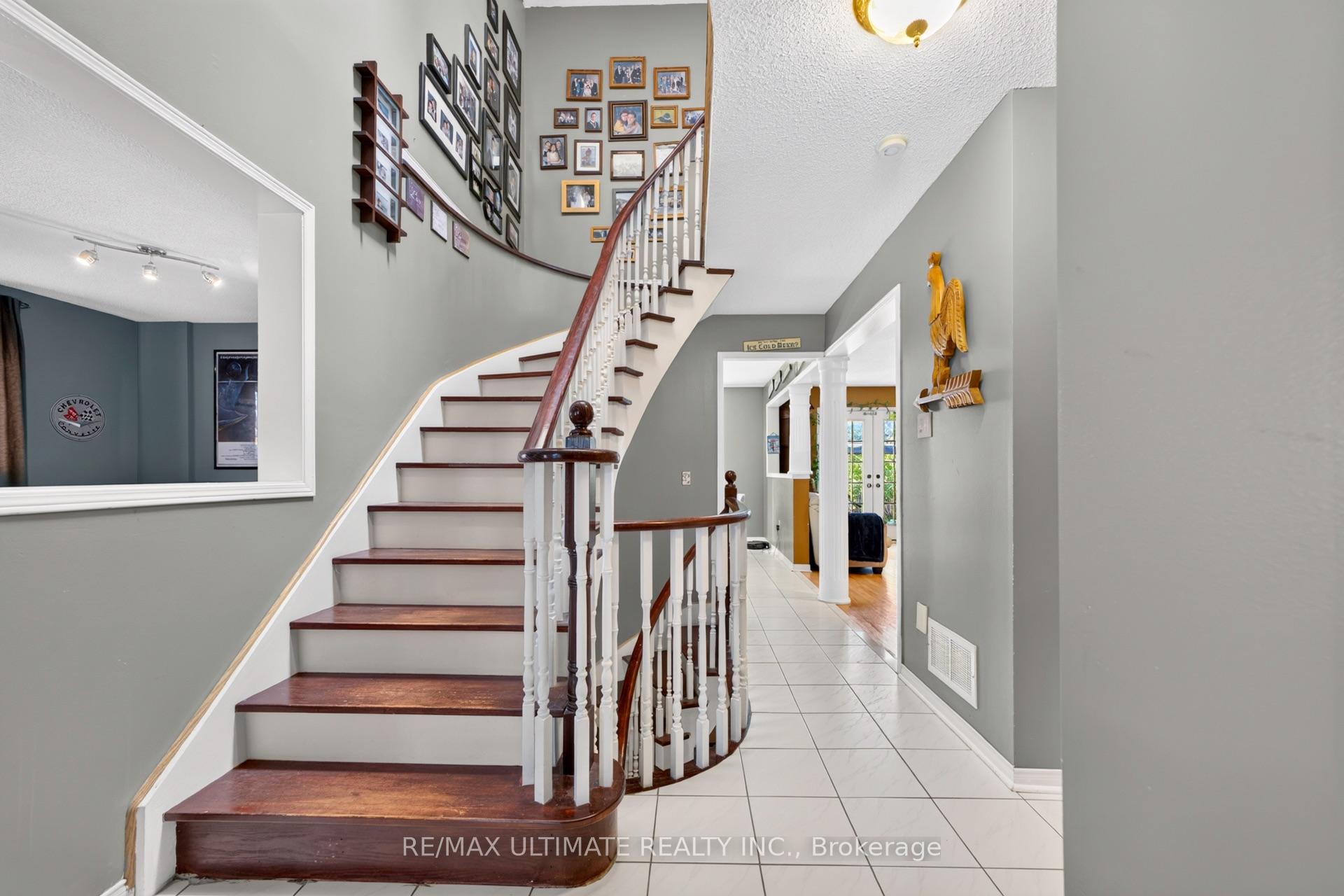 Photo 6 of 96 Cresthaven Road, Brampton, Snelgrove — HOMEH
