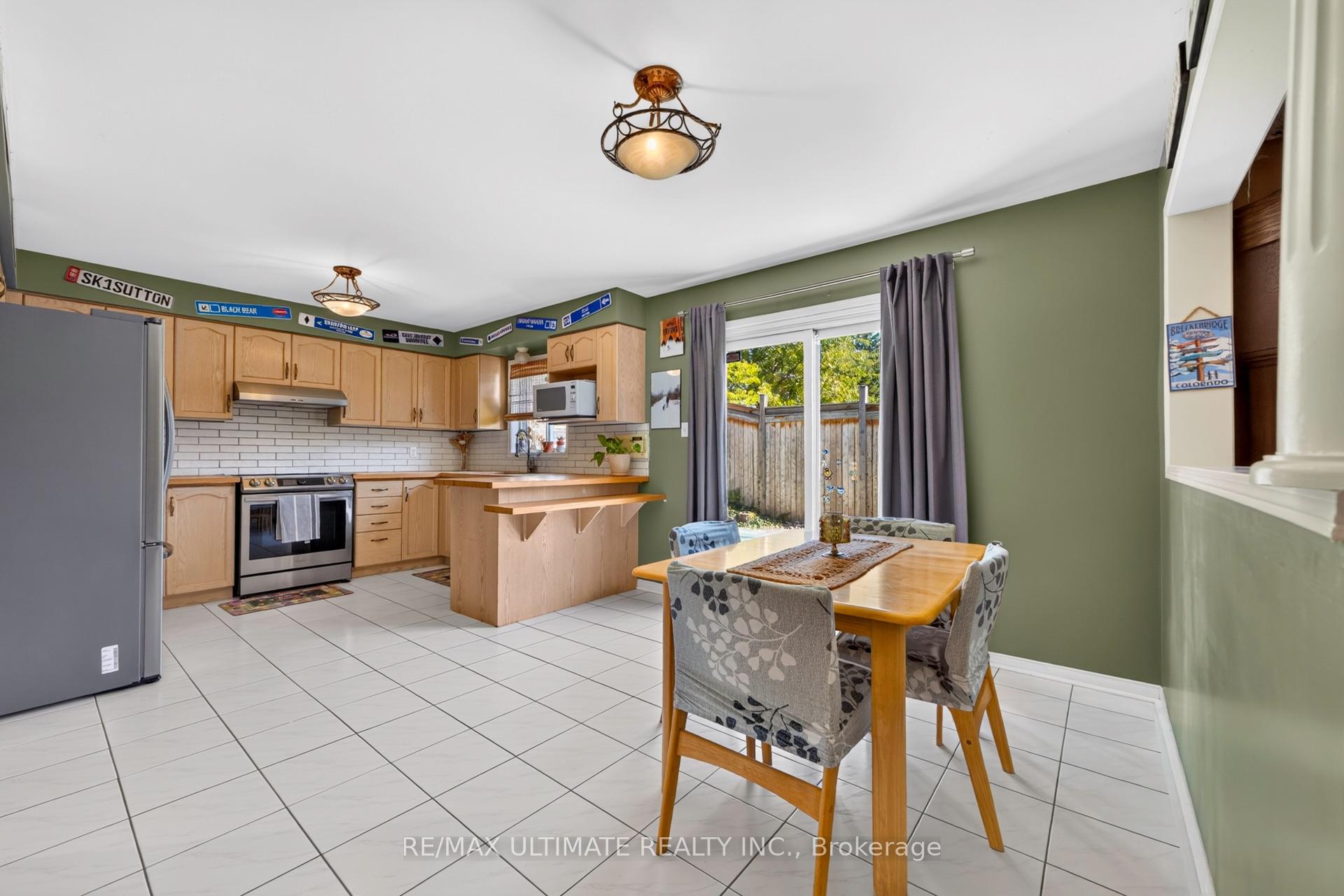 Photo 8 of 96 Cresthaven Road, Brampton, Snelgrove — HOMEH