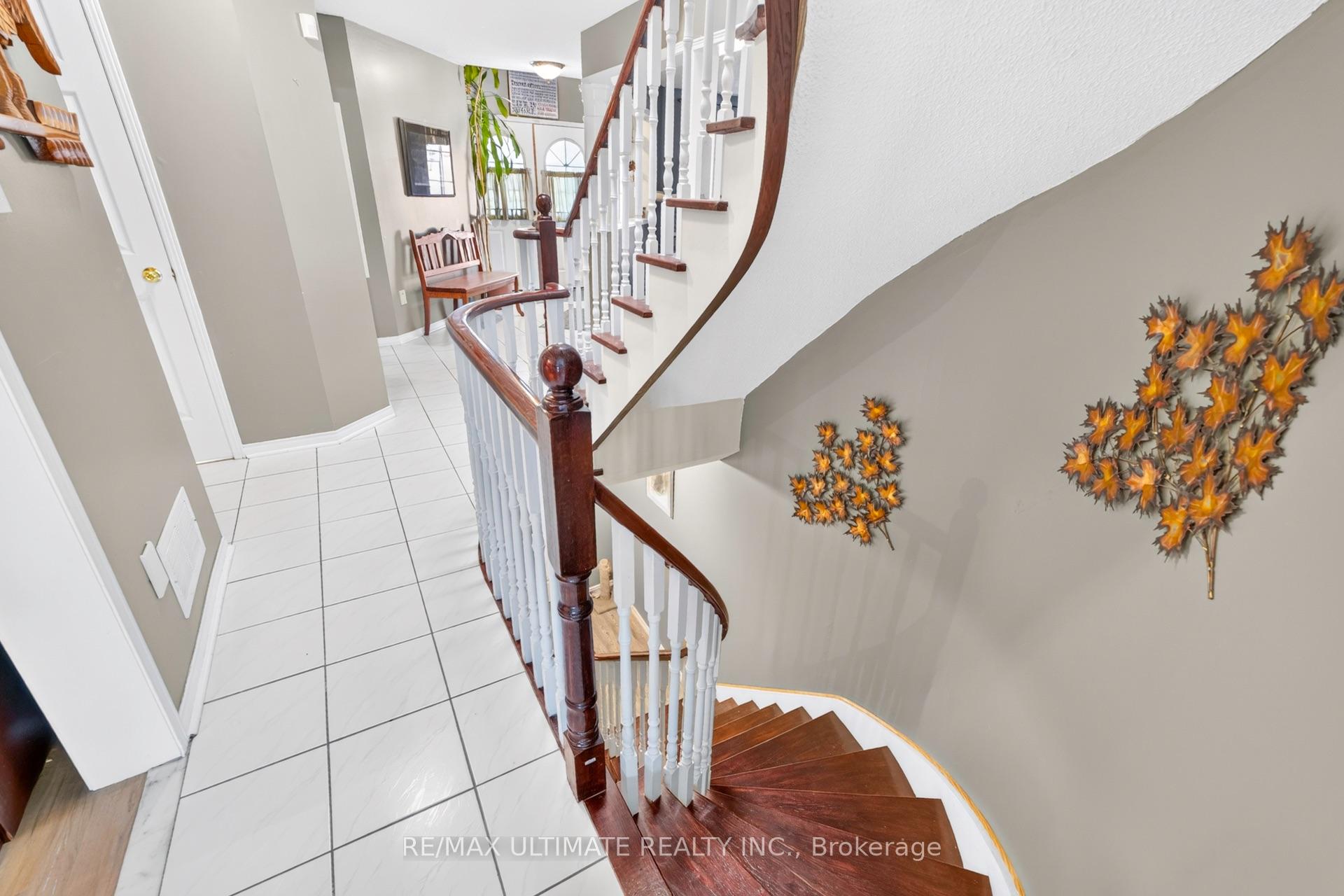 Photo 34 of 96 Cresthaven Road, Brampton, Snelgrove — HOMEH