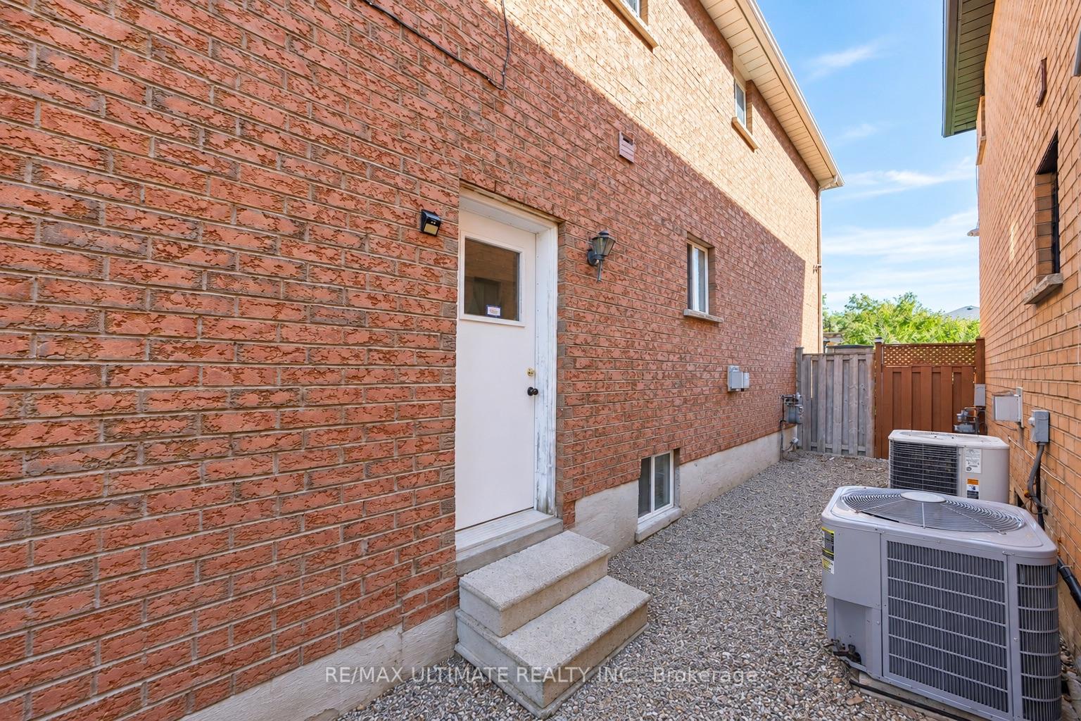 Photo 40 of 96 Cresthaven Road, Brampton, Snelgrove — HOMEH