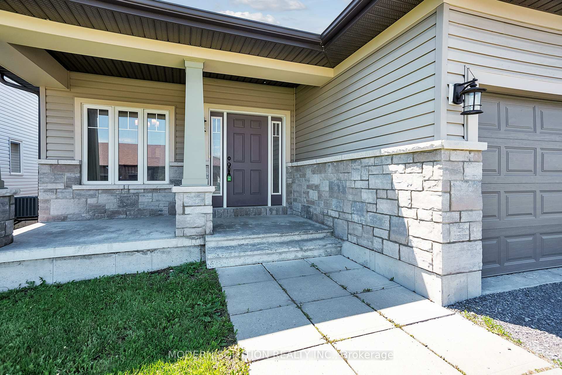 Photo 2 of 12 Cypress Drive, Belleville, Thurlow Ward — HOMEH