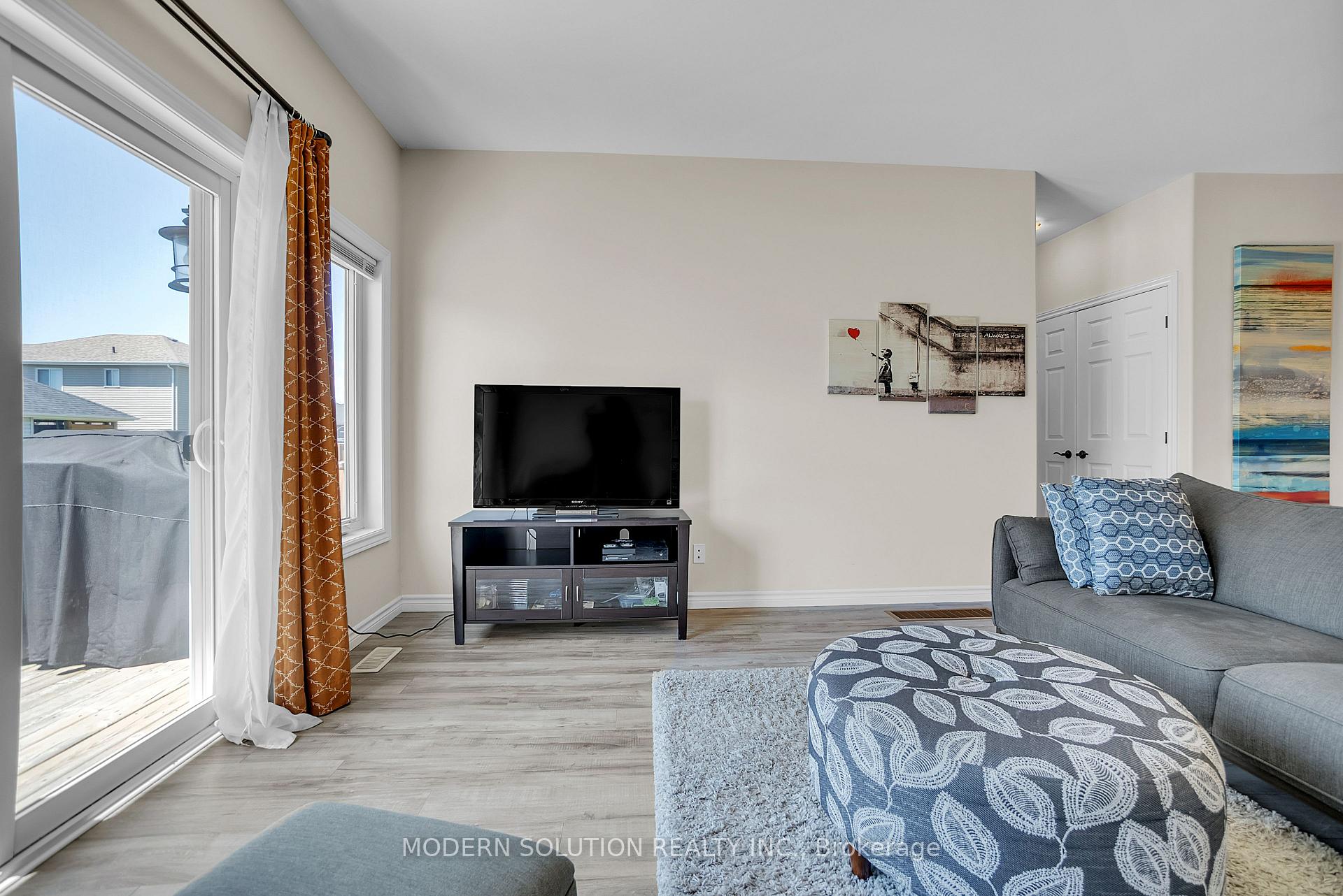 Photo 12 of 12 Cypress Drive, Belleville, Thurlow Ward — HOMEH