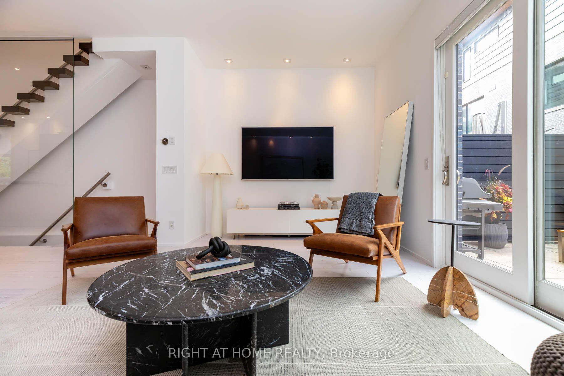 Photo 18 of 248 MANNING AVE Manning Avenue, Toronto, Trinity-Bellwoods — HOMEH