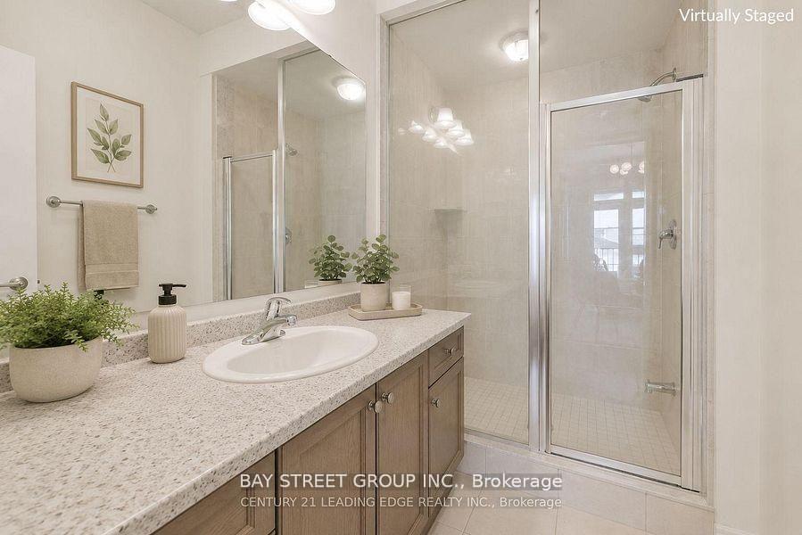 Photo 7 of 15 Alicia Lane, Markham, Box Grove — HOMEH