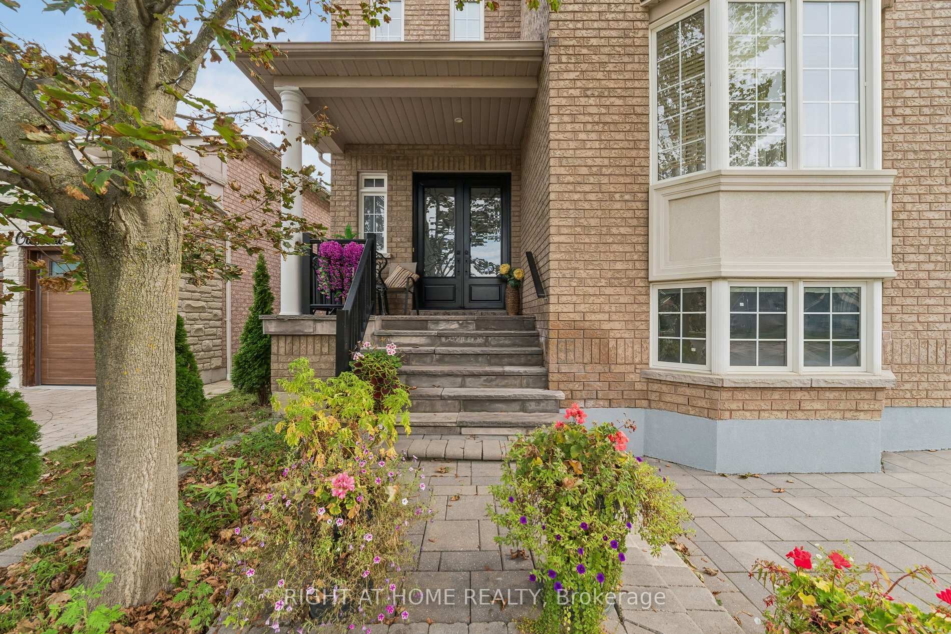 Photo 3 of 13 Weston Crescent, Ajax, Northwest Ajax — HOMEH