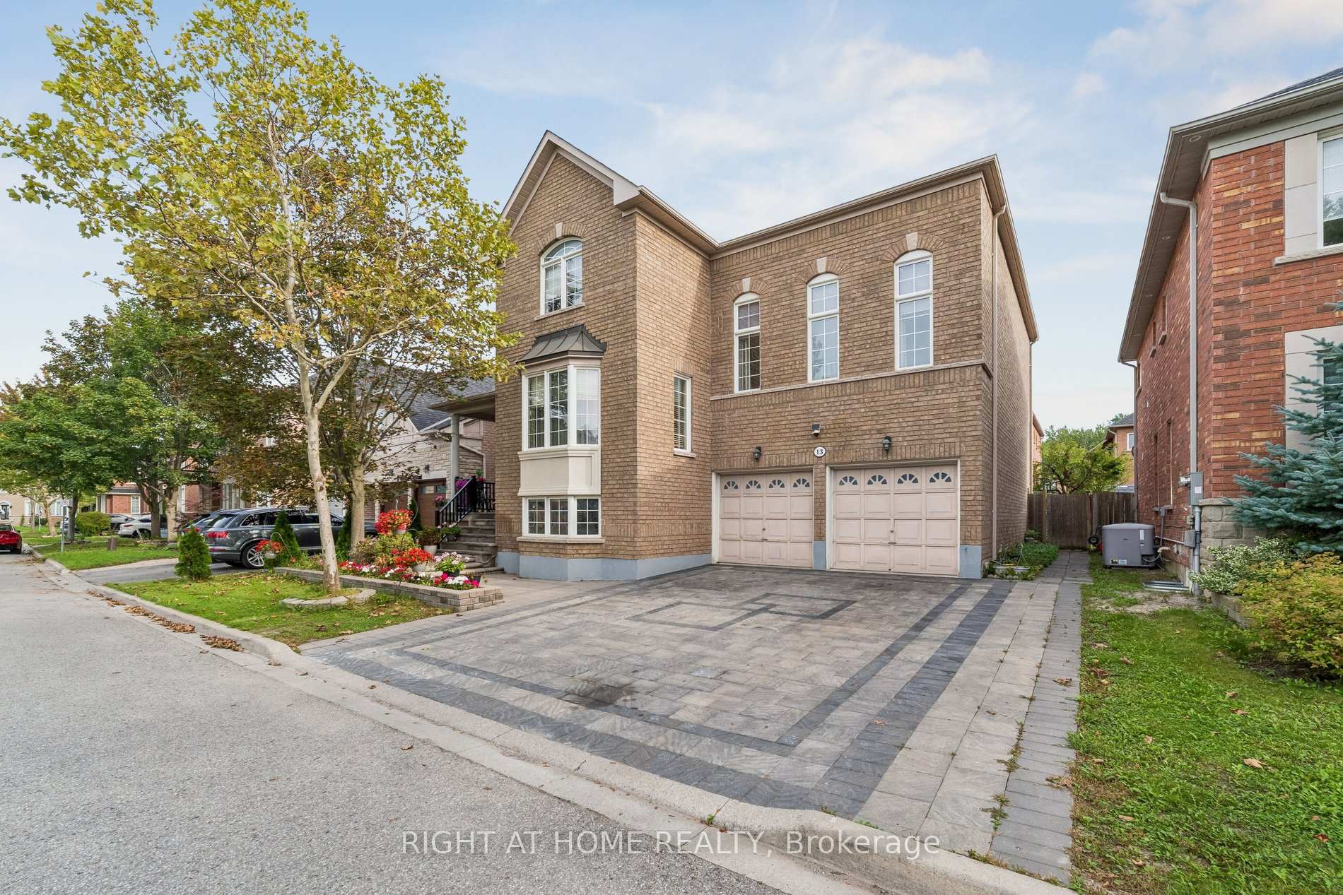 Photo 17 of 13 Weston Crescent, Ajax, Northwest Ajax — HOMEH