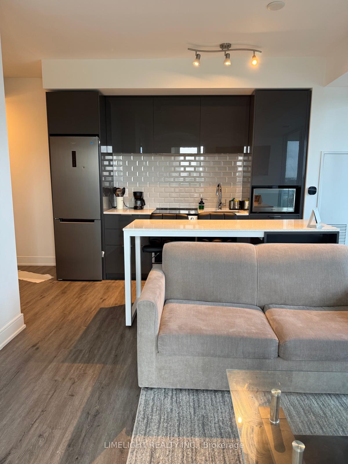 Photo 8 of Unit 2009, 70 Annie Craig Drive, Etobicoke, Mimico — HOMEH