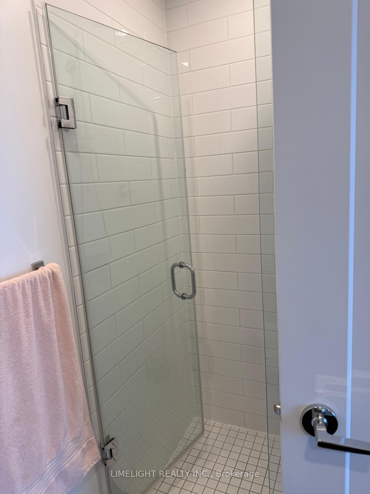 Photo 10 of Unit 2009, 70 Annie Craig Drive, Etobicoke, Mimico — HOMEH